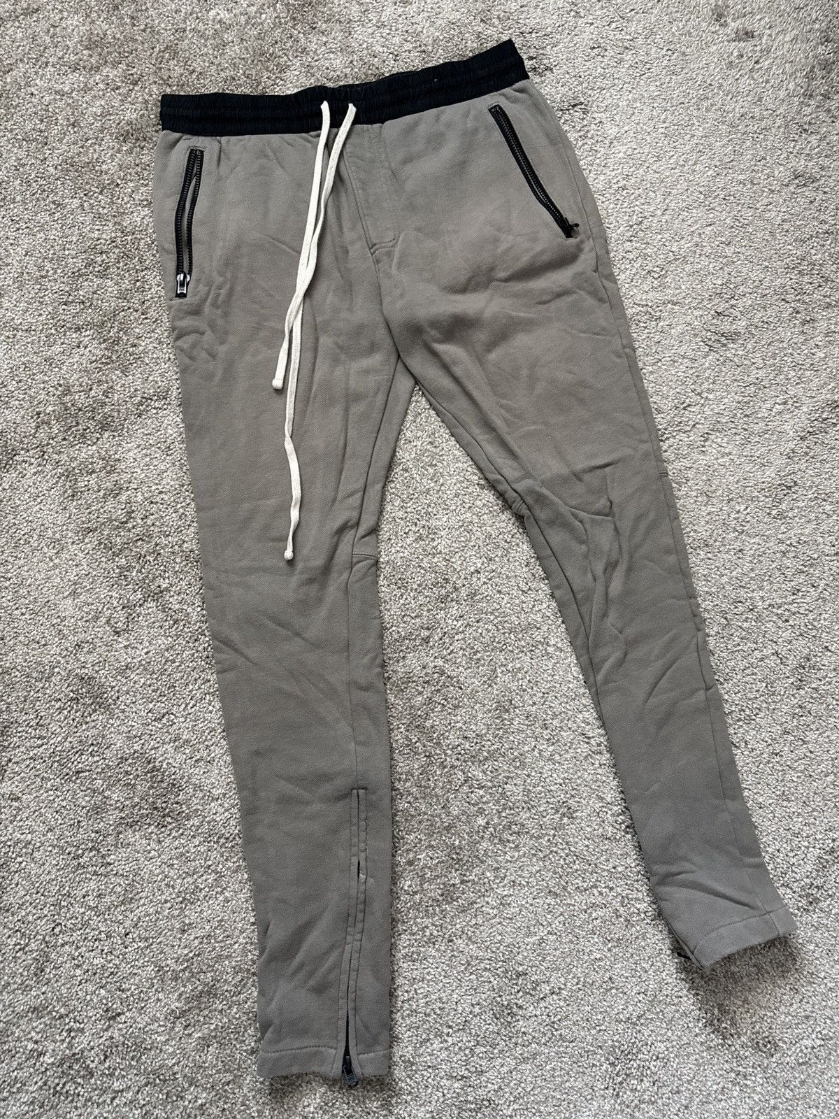 Essentials × Fear of God Fear of god essentials tapered joggers Size US 31 - 1 Thumbnail