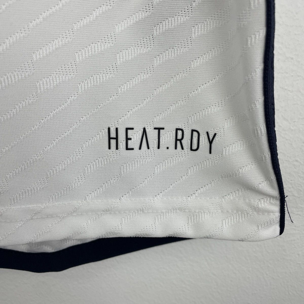 Adidas Real Madrid Bellingham Authentic HEAT.RDY Jersey 2023/2024 Size US L / EU 52-54 / 3 - 9 Thumbnail