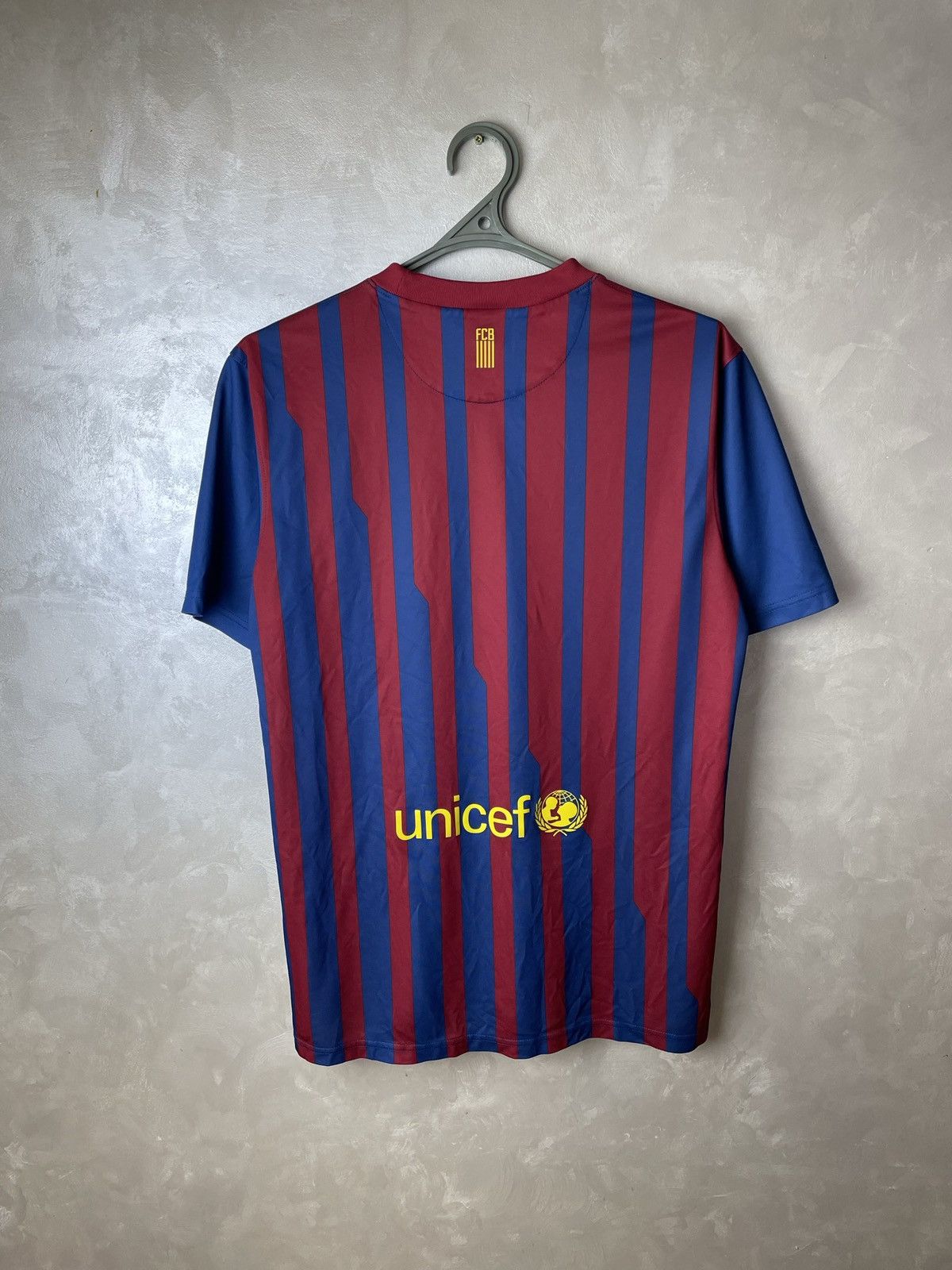 Vintage BARCELONA 2011 2012 HOME FOOTBALL JERSEY SOCCER Shirt NIKE Size US M / EU 48-50 / 2 - 9 Thumbnail