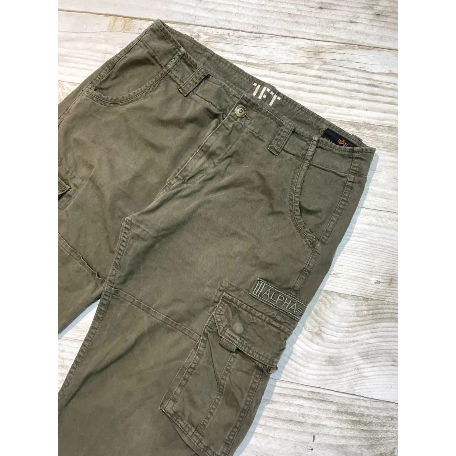 Vintage VINTAGE Alpha Cargo Pants Men L Gray Alpha Cargo Pants Mens L Gray 32in 82cm 43cm Knee Thigh Front Rise Inseam 28cm 30.5cm 10.04in 8.66in 12.01in Size US 33 - 6 Thumbnail