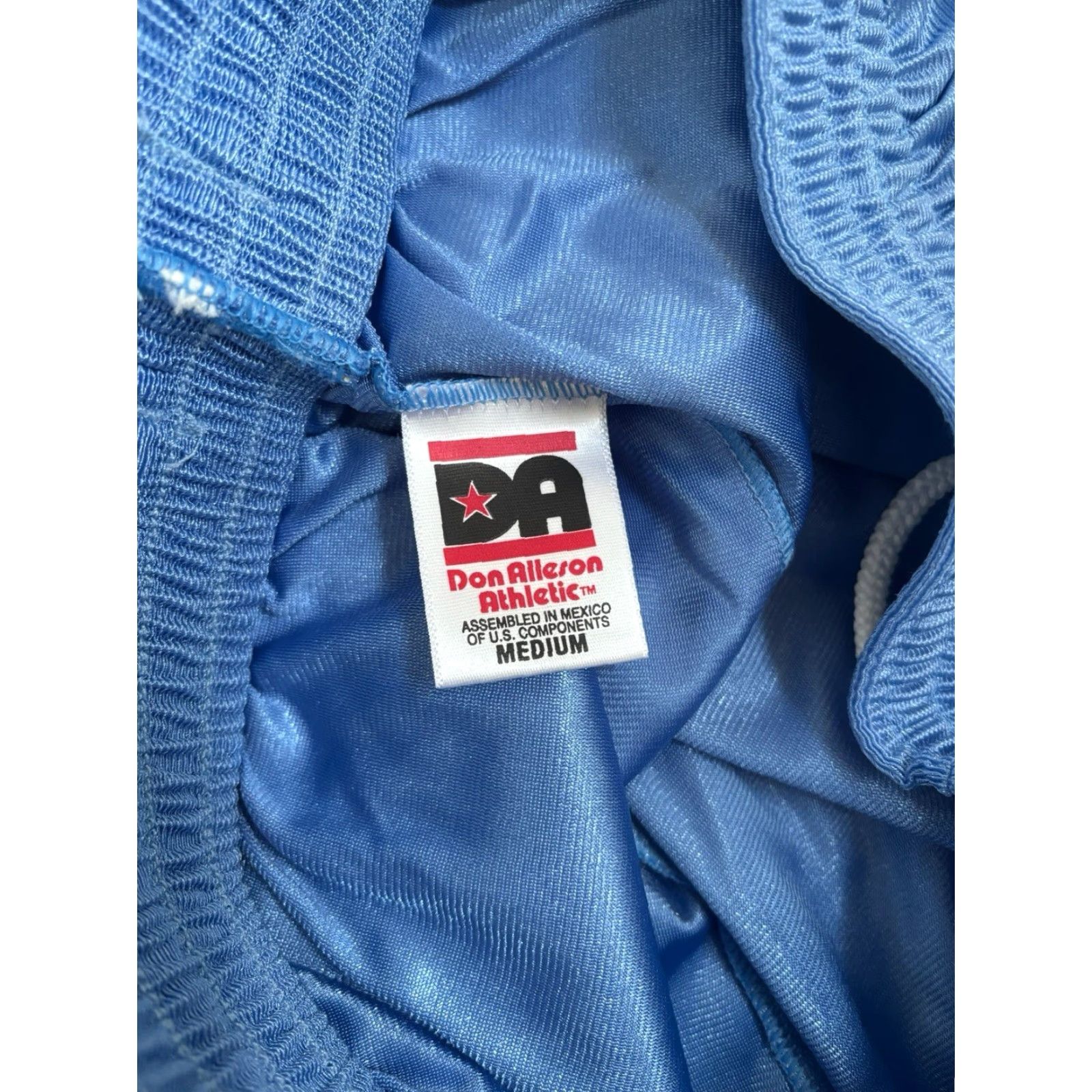 Vintage VINTAGE Don Alleson Dazzle Basketball Shorts Mens M NWOT 2002 Columbia Blue Nylon Athletic Basketball - NOS - 13.5” W x 7” Inseam Mens Size US 31 - 5 Thumbnail