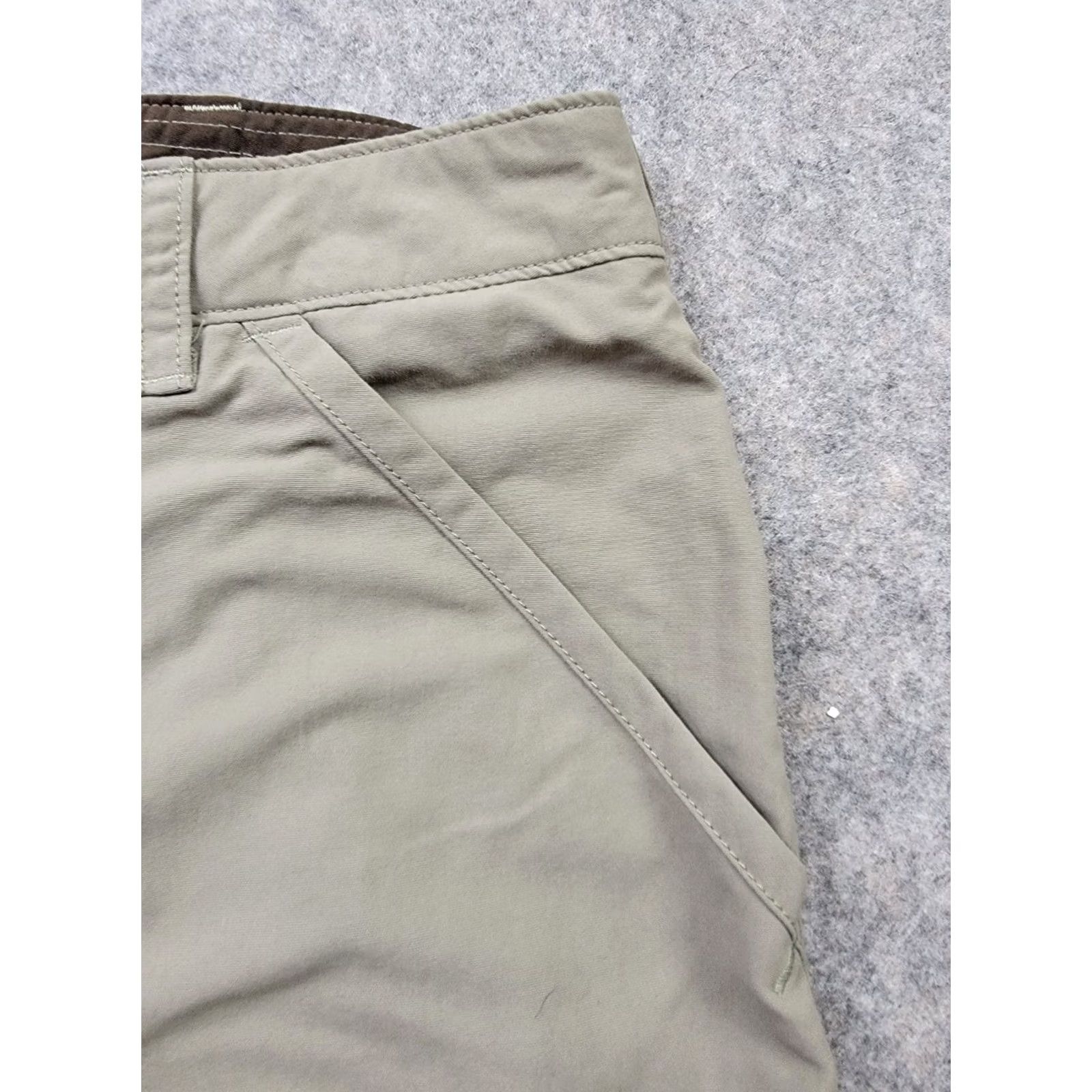 Vintage REI Shorts Bermuda Length 32 Brown Nylon UPF 50+ Pockets Mens Outdoor Vintage Size US 32 / EU 48 - 3 Thumbnail