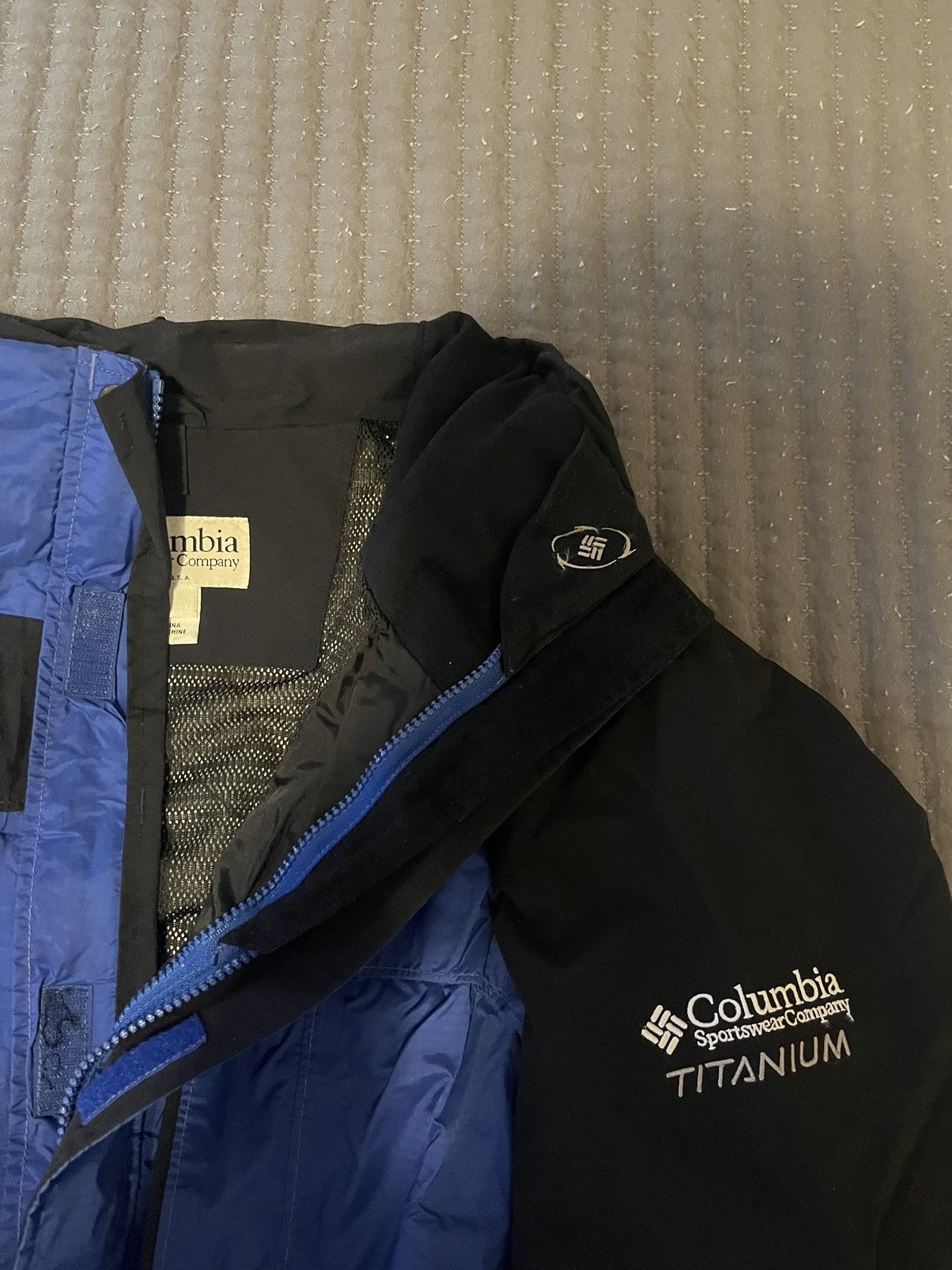 Columbia Vintage Columbia Omni Tech Titanium Jacket Size US XL / EU 56 / 4 - 5 Thumbnail