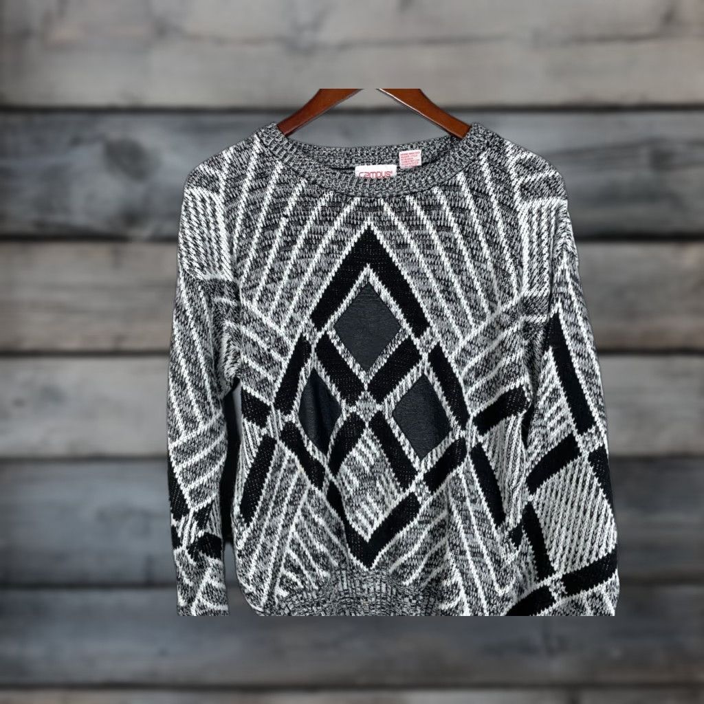 Vintage VINTAGE Campus Sweater Diamond Pattern Leather Trim Aran Knit Adult Medium Gray Knit Pullover Mens 80s 90s Retro Size US M / EU 48-50 / 2 - 1 Thumbnail