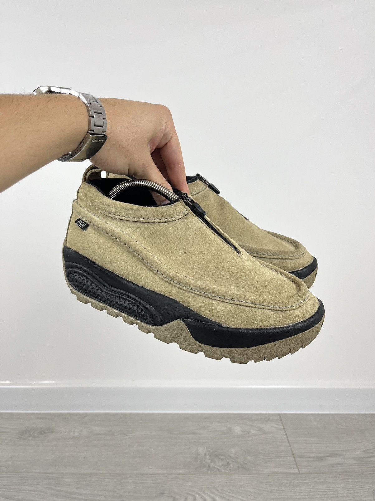 Rare Nike ACG IZY Vintage 00s Suede Beige Platform Zip Shoes