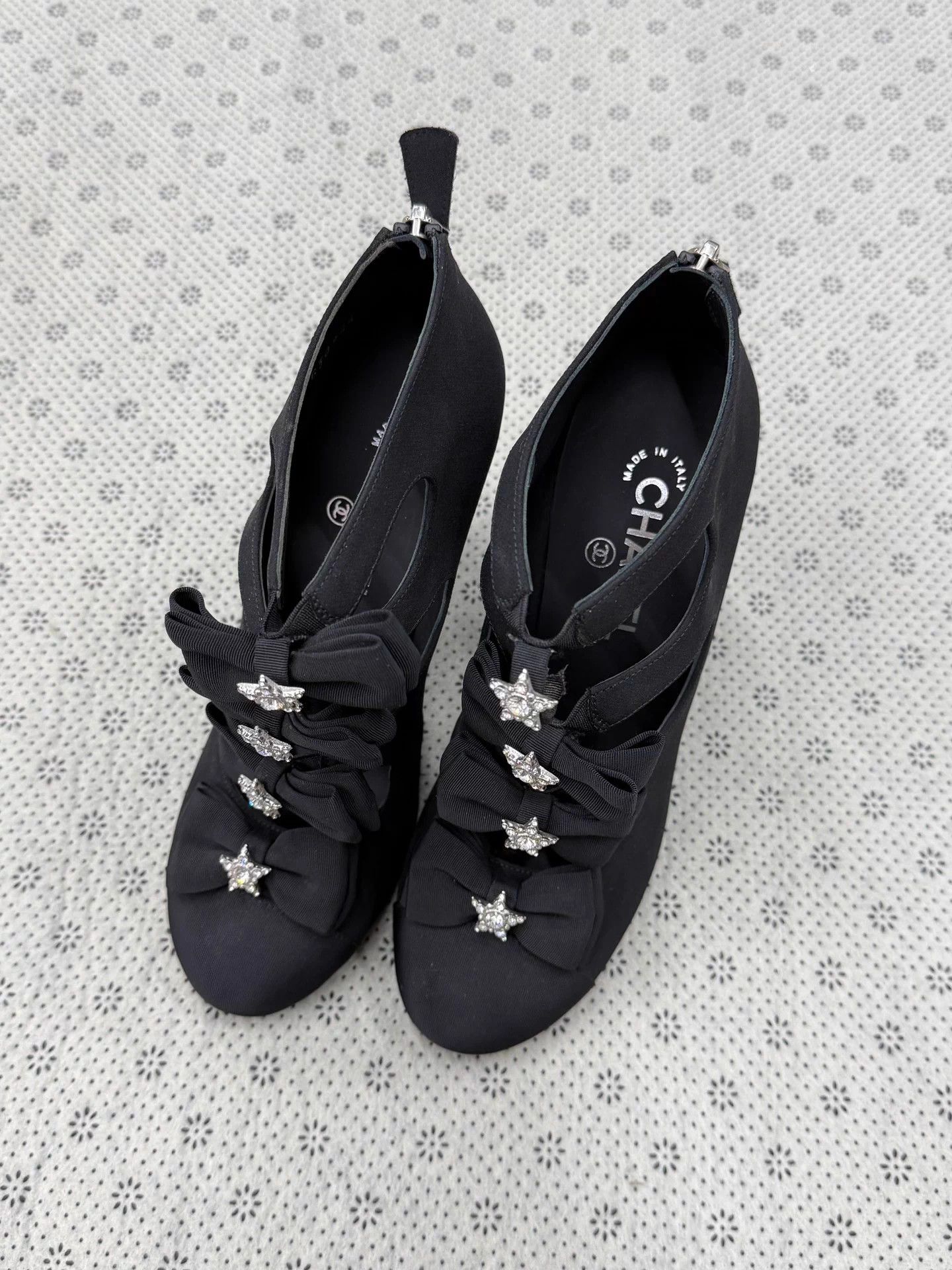 Chanel Chanel Black Bow Crystal Heels 38.5 Size US 7.5 / IT 37.5 - 1 Thumbnail