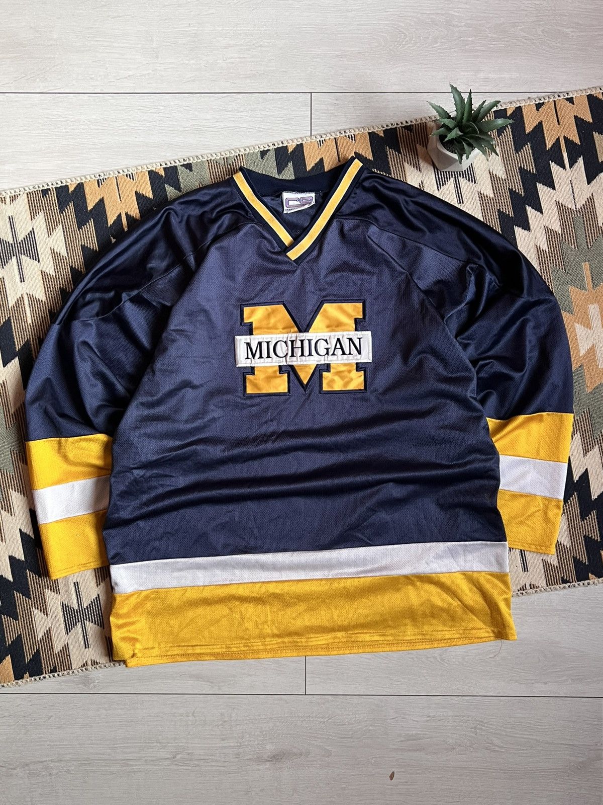 Ccm Vintage Michigan Crable Sportswear Hockey Jarsey Size US L / EU 52-54 / 3 - 1 Thumbnail