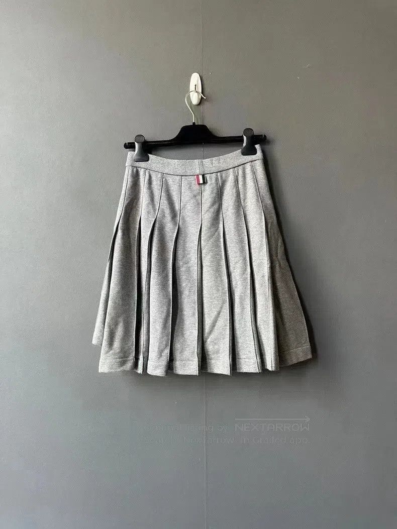 Thom Browne Thom Browne Pleated Skirt Gray Size 25" / US 0 / IT 36 - 2 Thumbnail