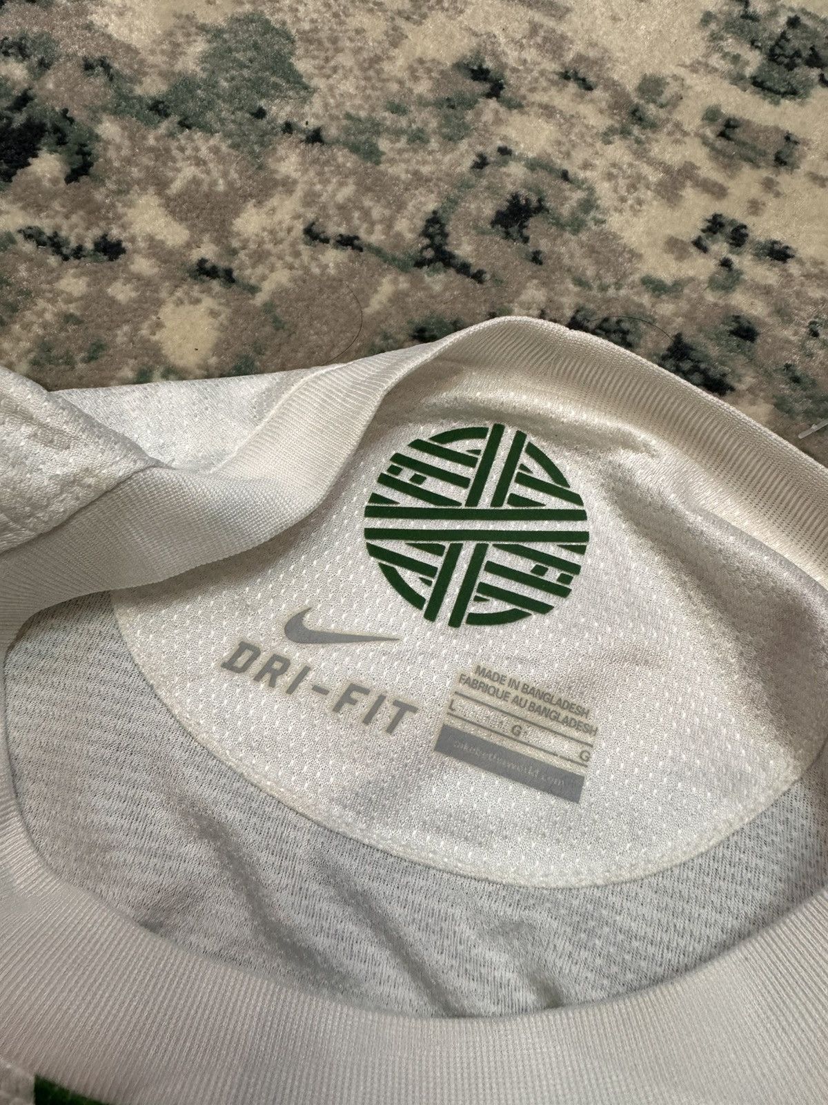 Vintage VINTAGE 2012-2013 PORTUGAL AWAY KIT JERSEY Size US L / EU 52-54 / 3 - 5 Thumbnail