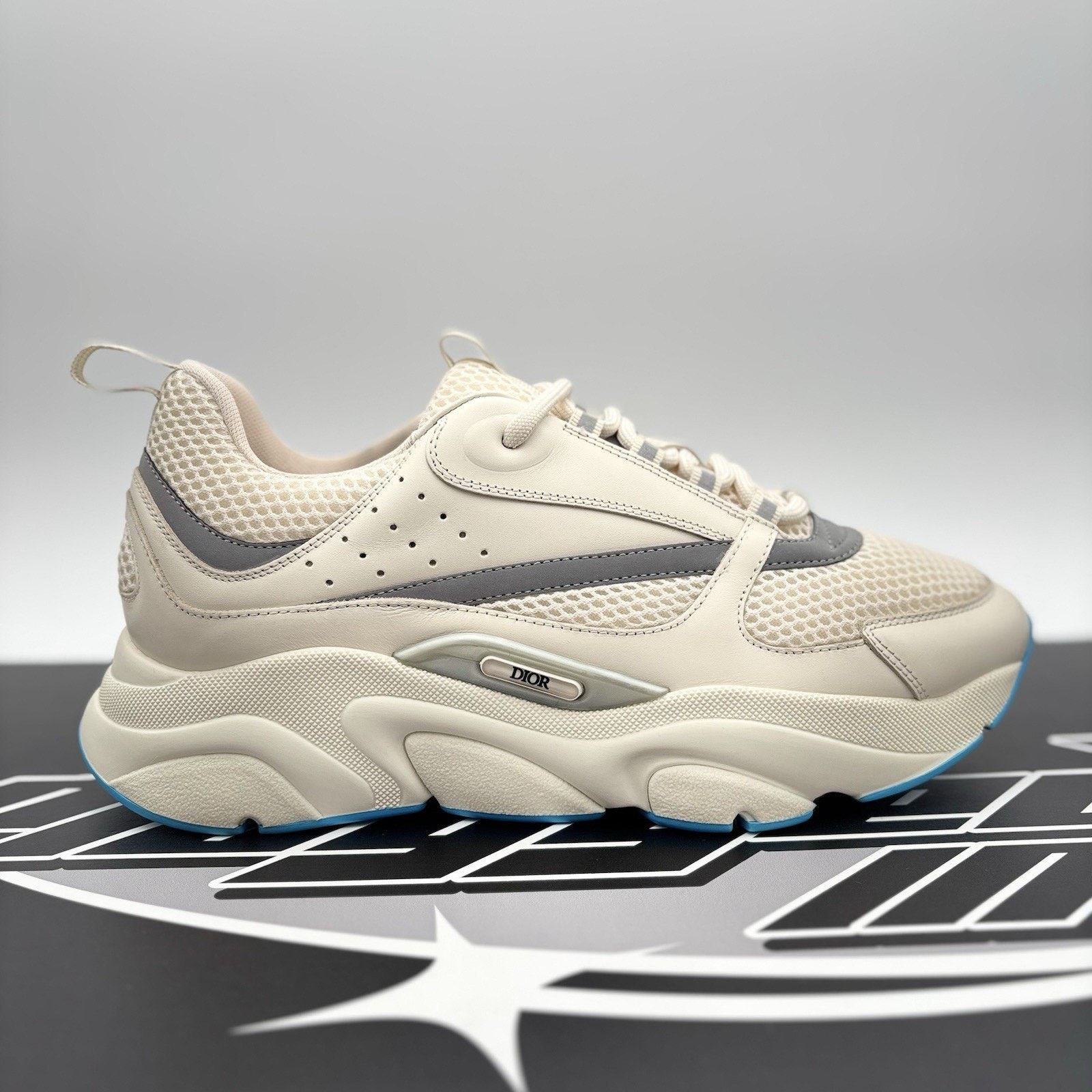Dior Dior B22 Sneaker ' Cream, Light Blue ' | SUPER CLEAN! Size US 10 / EU 43 - 2 Thumbnail