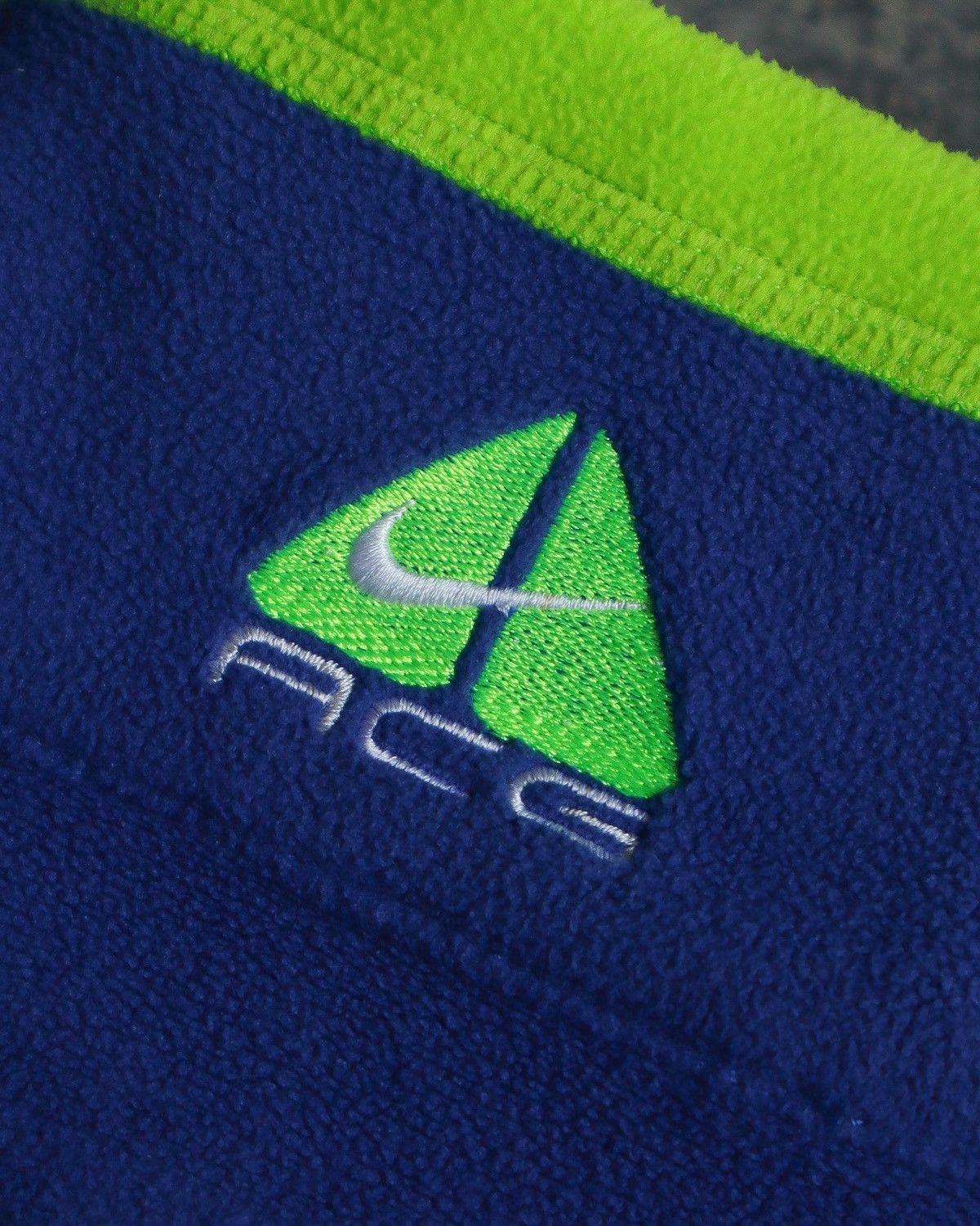 Vintage Vintage Nike ACG Fleece Blue Sleeveless Vest CRAZY GORPCORE Size US L / EU 52-54 / 3 - 5 Thumbnail