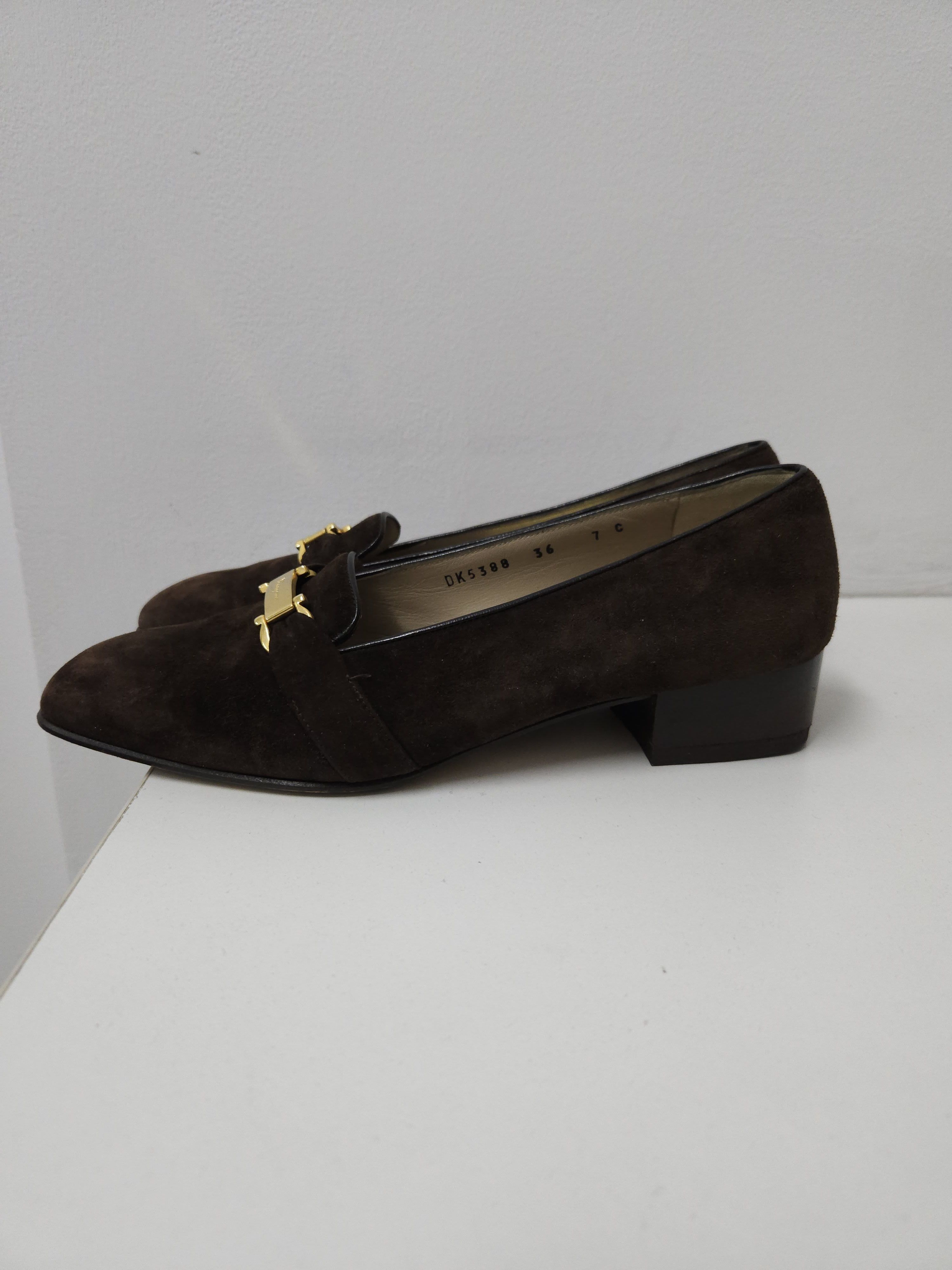 Salvatore Ferragamo Vintage Ferragamo brown suede loafers with gold hardware Size US 7 / IT 37 - 1 Thumbnail