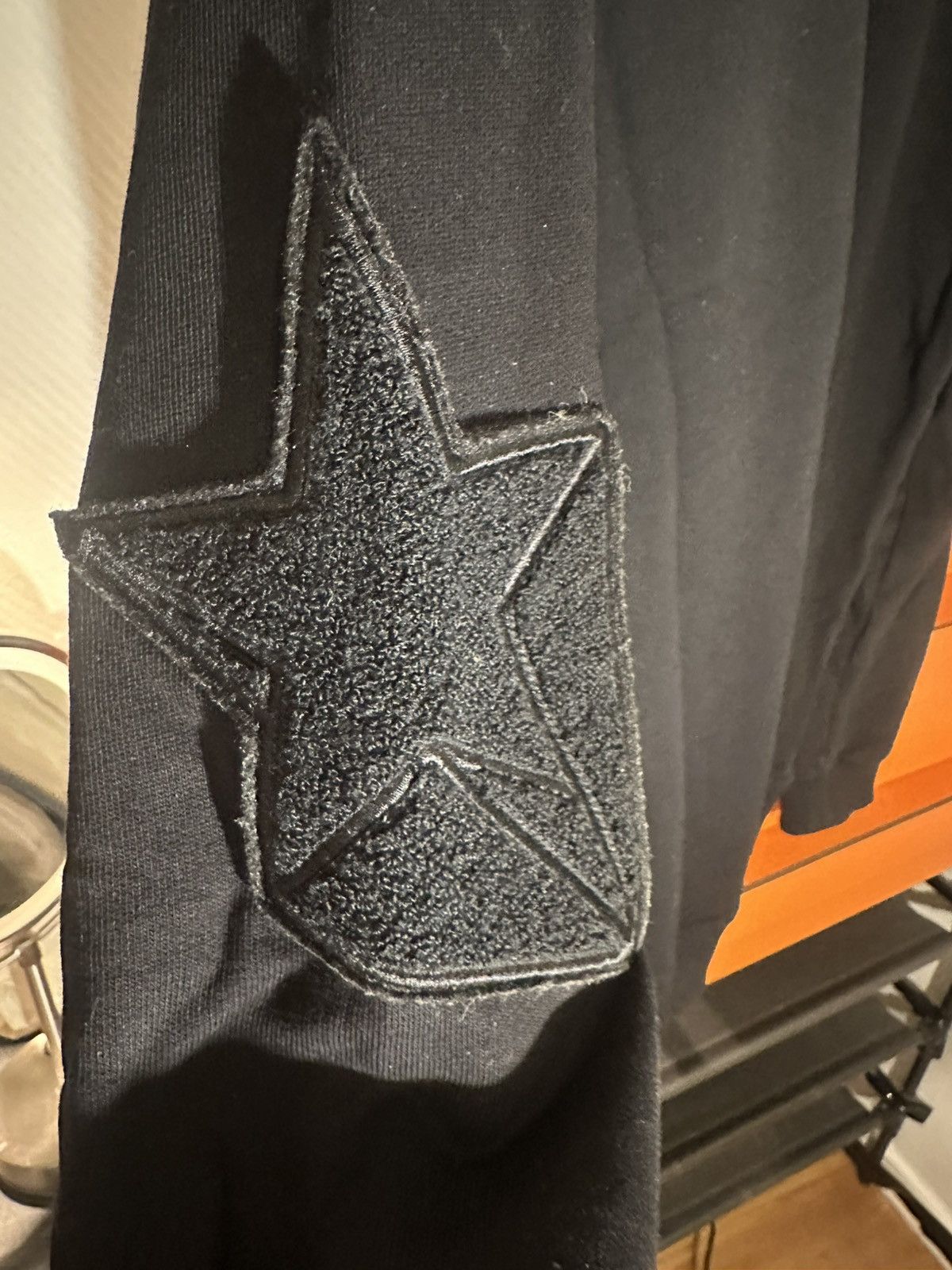 Burberry Burberry “B” Chenille & Star Patch Sweatshirt Black M Size US M / EU 48-50 / 2 - 7 Thumbnail