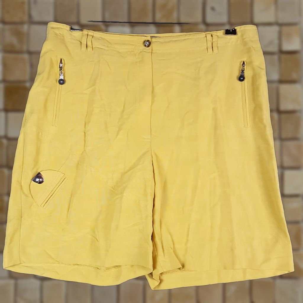 Vintage Y2K Yellow Breathable Linen Golf Chinos Size 14 Preppy Tennis Bermuda Shorts VTG Size 36" / US 14 / IT 50 - 1 Thumbnail