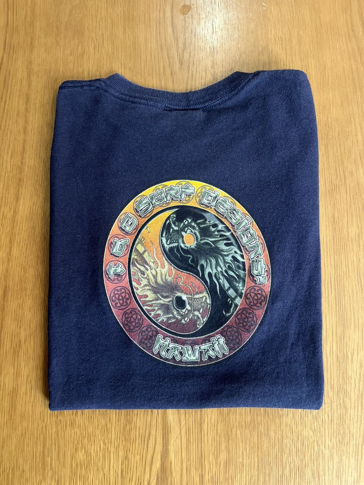 Vintage Vintage T&C Surf Designs Hawaii YIN-YANG Dragon 90’s Tshirt Size US XS / EU 42 / 0 - 1 Thumbnail