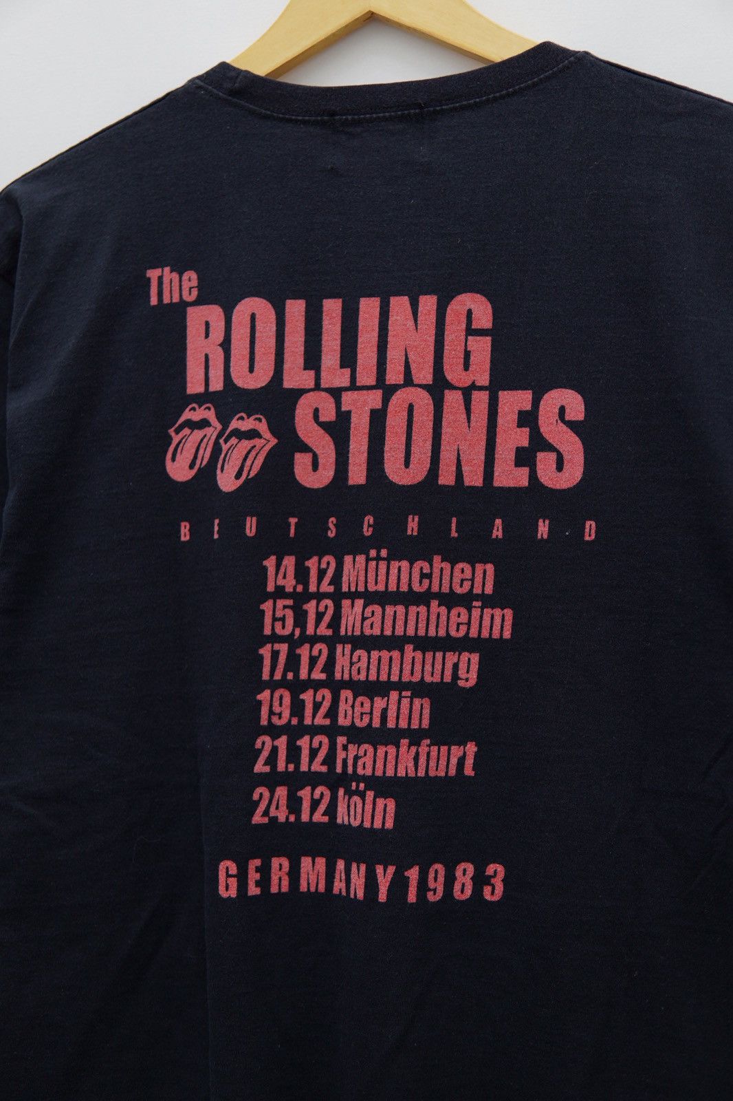 Band Tees Vintage Rolling Stone Hot Lips Tour Germany 1983 Size US L / EU 52-54 / 3 - 7 Thumbnail