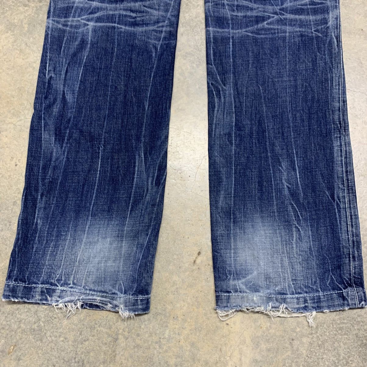 If Six Was Nine Lolita Jean by Concept Club Clawmark Distressed Denim Size US 34 / EU 50 - 18 Thumbnail