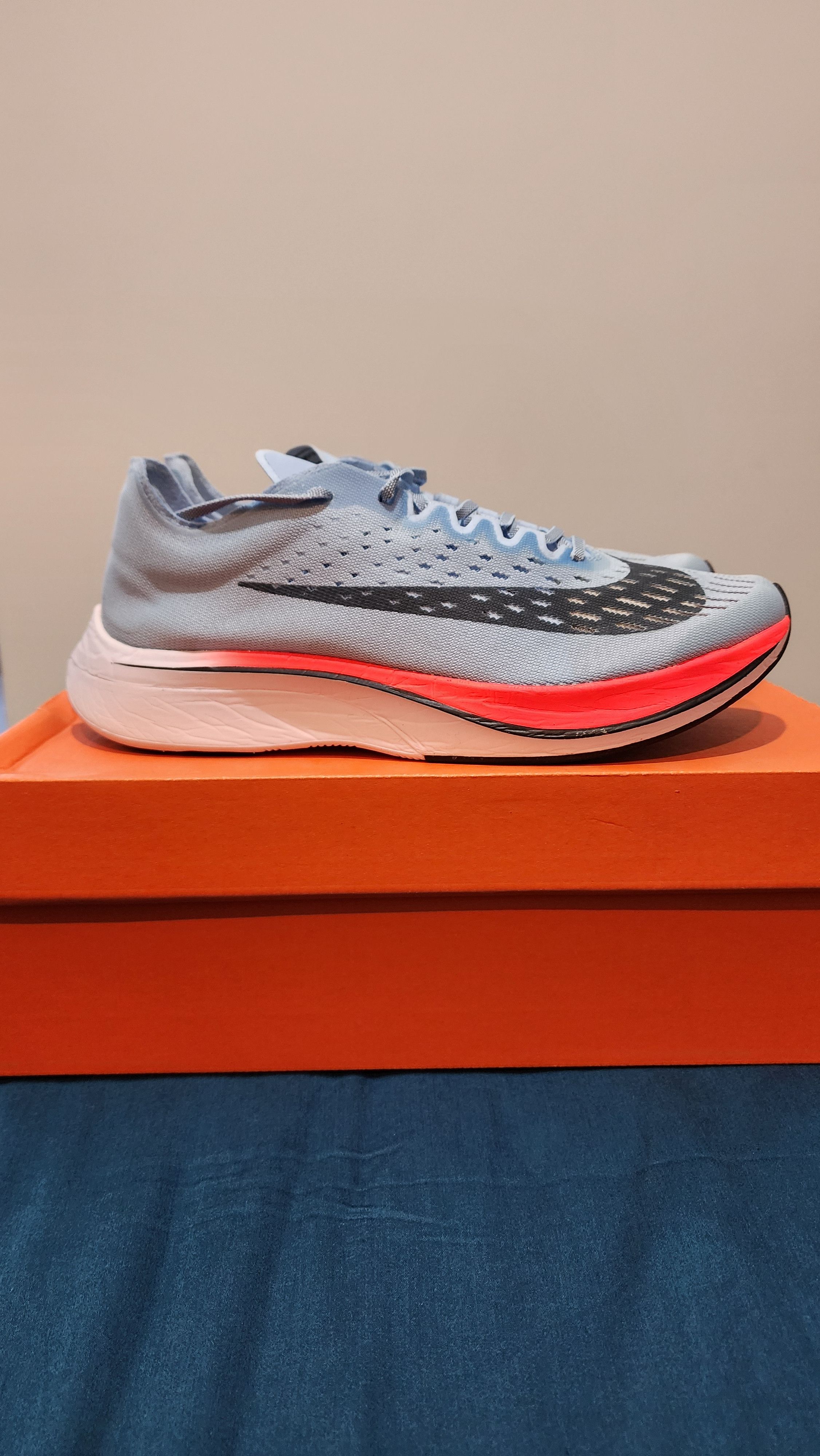 Nike Nike zoom vaporfly 4% Size US 9 / EU 42 - 2 Thumbnail