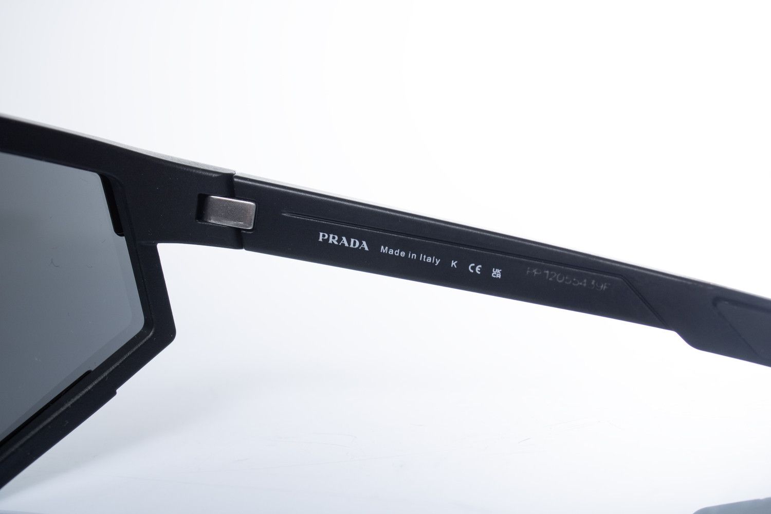 Prada Prada, shield sunglasses in black Size ONE SIZE - 7 Thumbnail