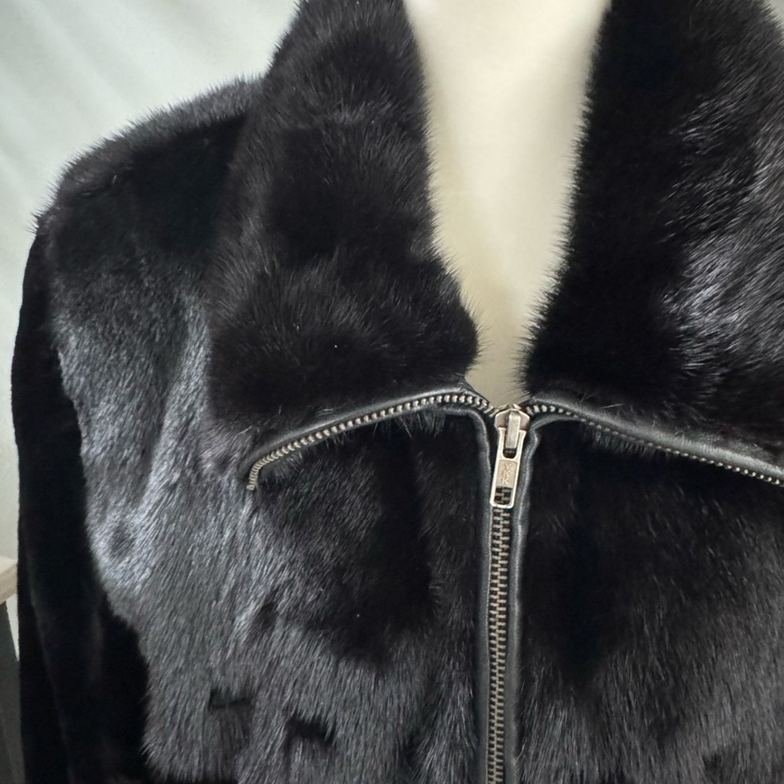 Other Brand new Men’s Mink Fur Coat Jacket Winter Warm size L Size US L / EU 52-54 / 3 - 14 Thumbnail