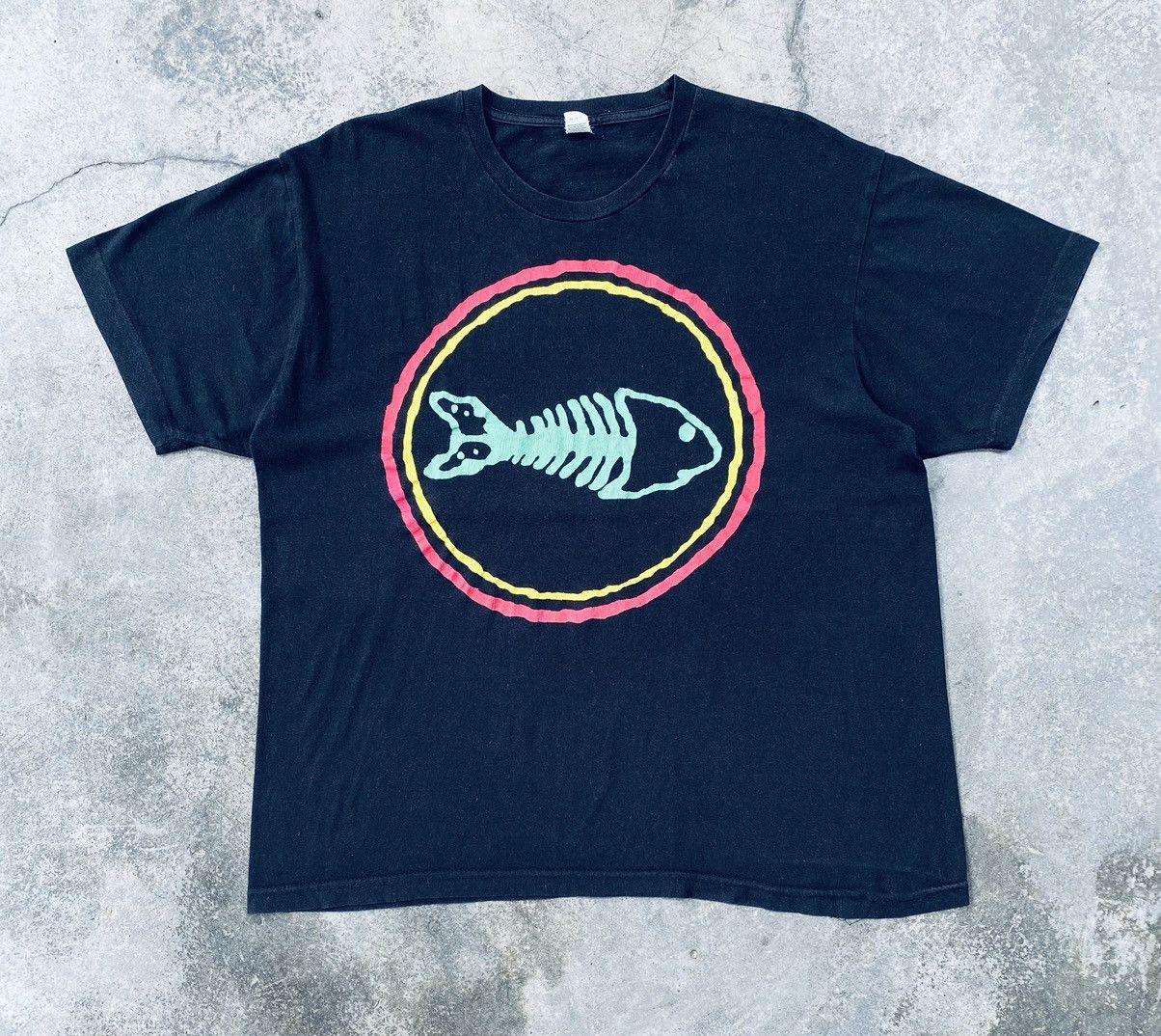 Band Tees Rare🔥Vintage Fishbone Band tees Size US L / EU 52-54 / 3 - 1 Thumbnail