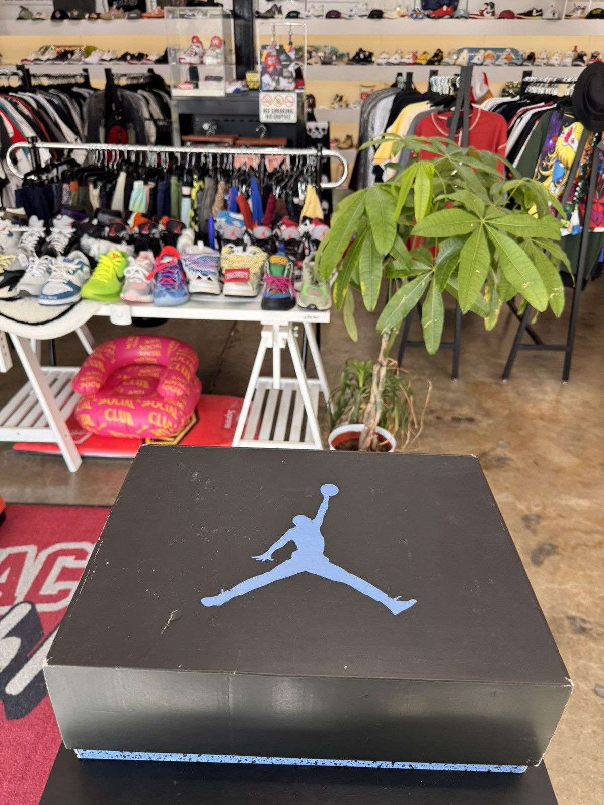Jordan Brand Air Jordan 5 UNC Size 11 (2023) Size US 11 / EU 44 - 15 Thumbnail