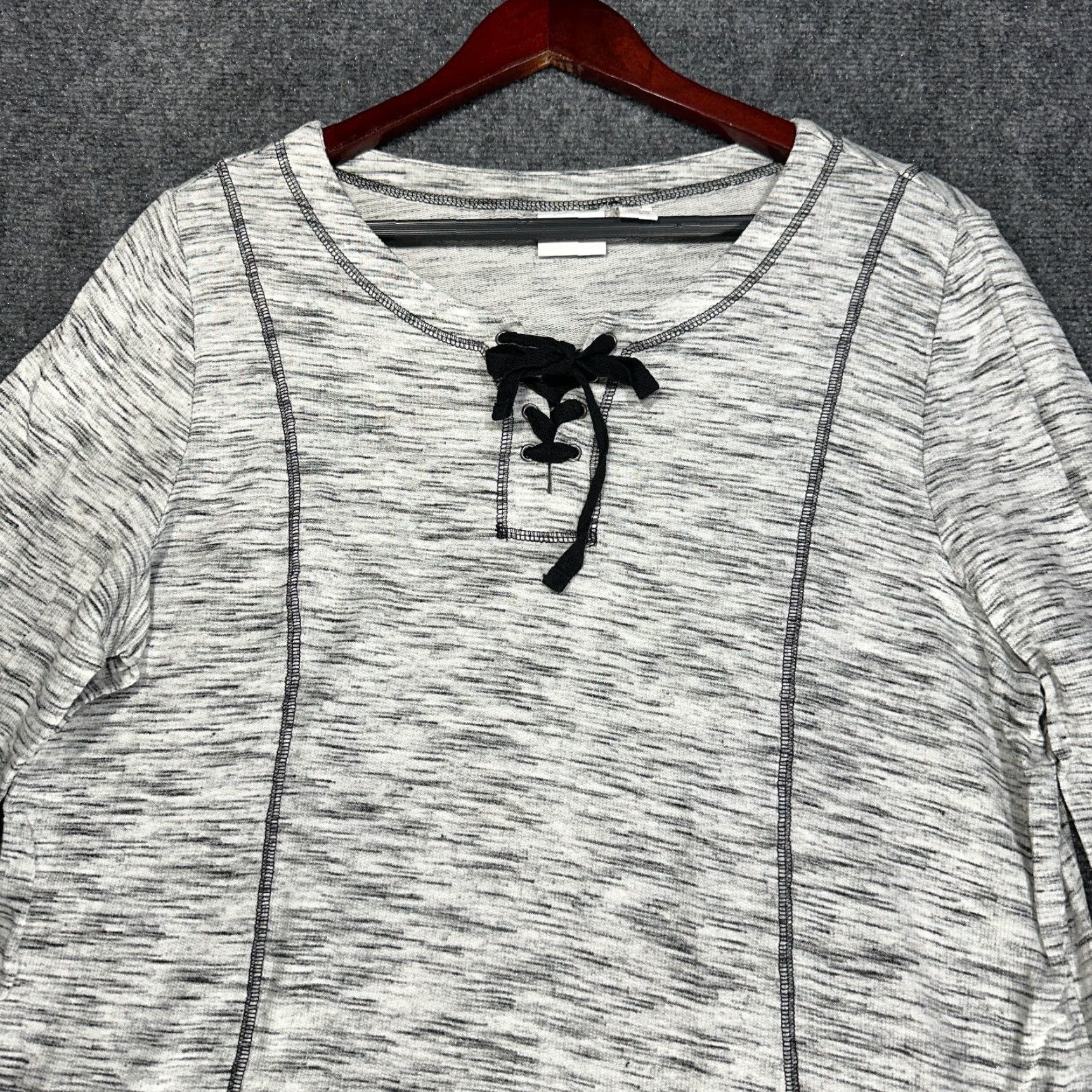 Vintage Chico's Weekends Top Womens Medium Cotton Stretch 3/4 Sleeve Lace Tie Neck Gray Heathered Pullover T-Shirt Size M / US 6-8 / IT 42-44 - 4 Thumbnail
