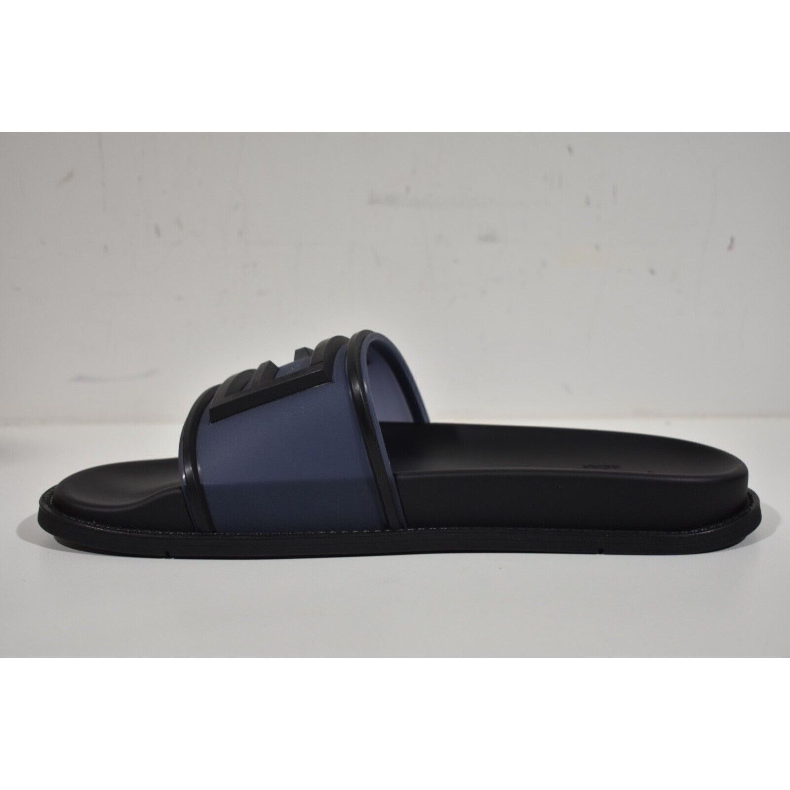 Fendi Fendi Mens Baguette Rubber Flat Sandal Flip Flop UK 7 US 8 Size US 8 / EU 41 - 6 Thumbnail