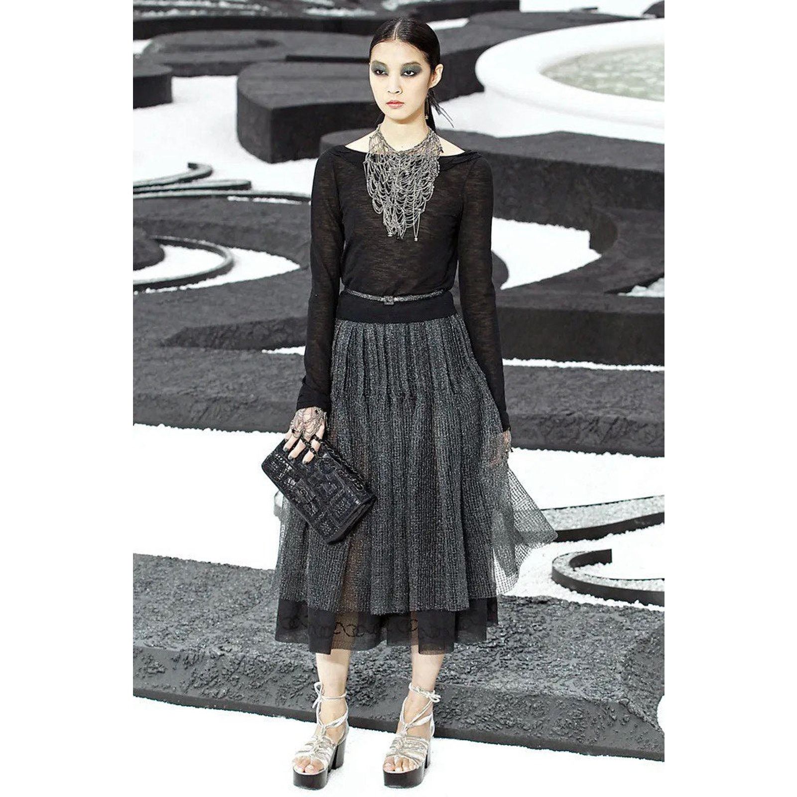 Chanel Chanel 2011 Black Viscone Top Sz.36 Size XS / US 0-2 / IT 36-38 - 2 Thumbnail
