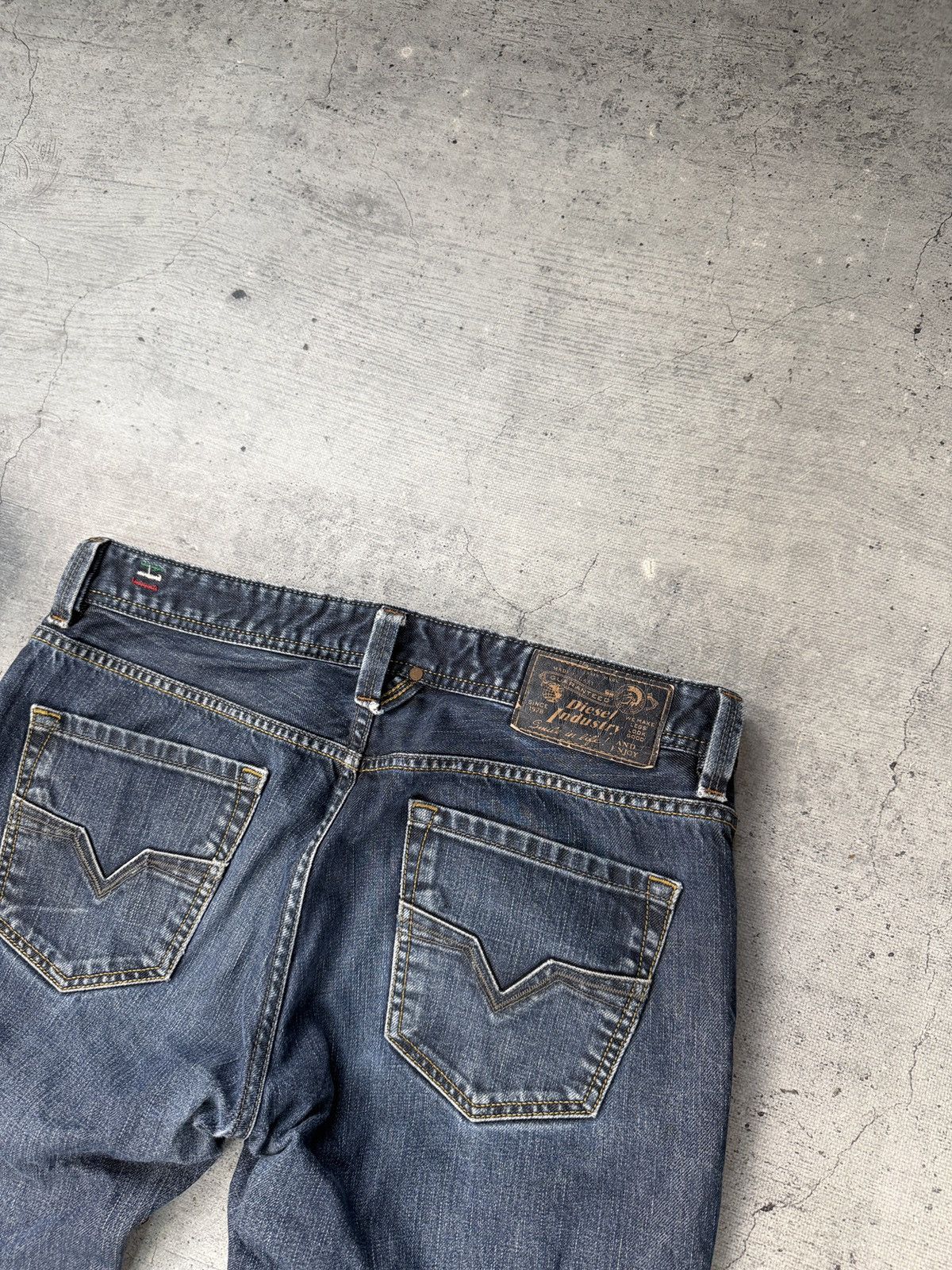 Diesel Vintage Diesel Jeans Flared Wide Japanese Y2K Faded Distress Size US 32 / EU 48 - 4 Thumbnail