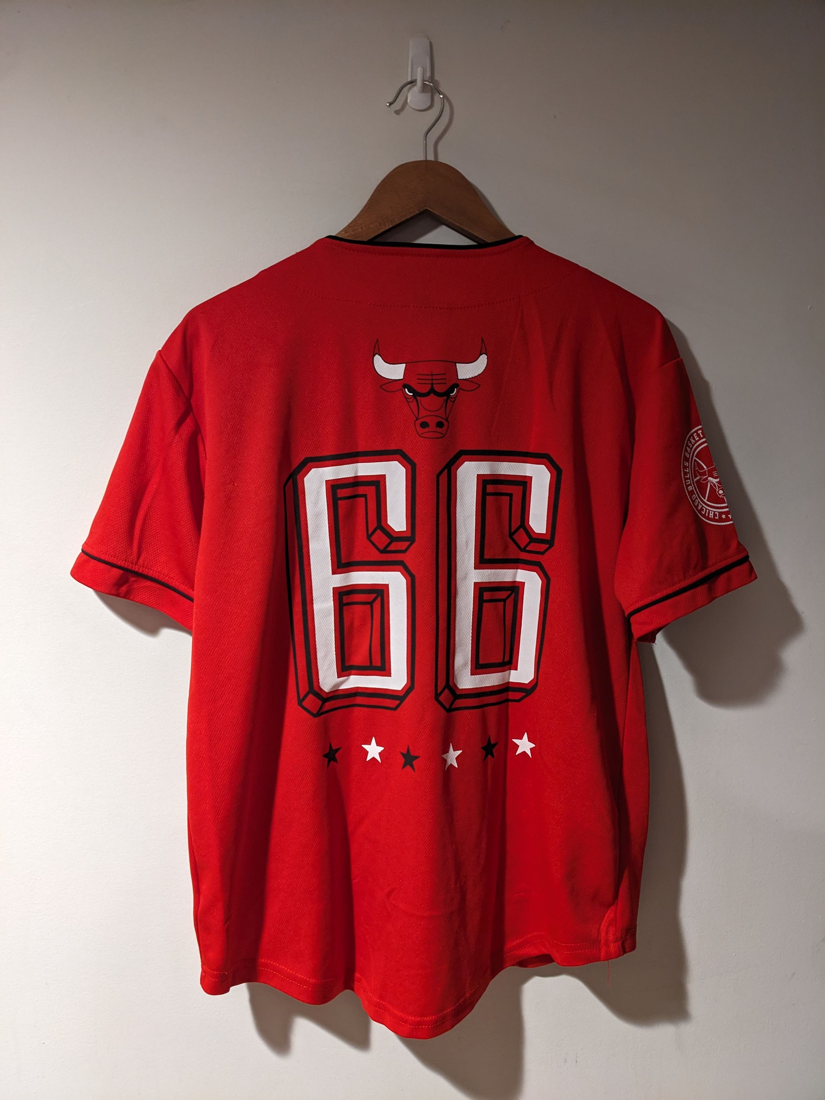 NBA × Vintage Chicago Bulls NBA Basketball Red Medium Baseball Jersey Size US M / EU 48-50 / 2 - 6 Thumbnail