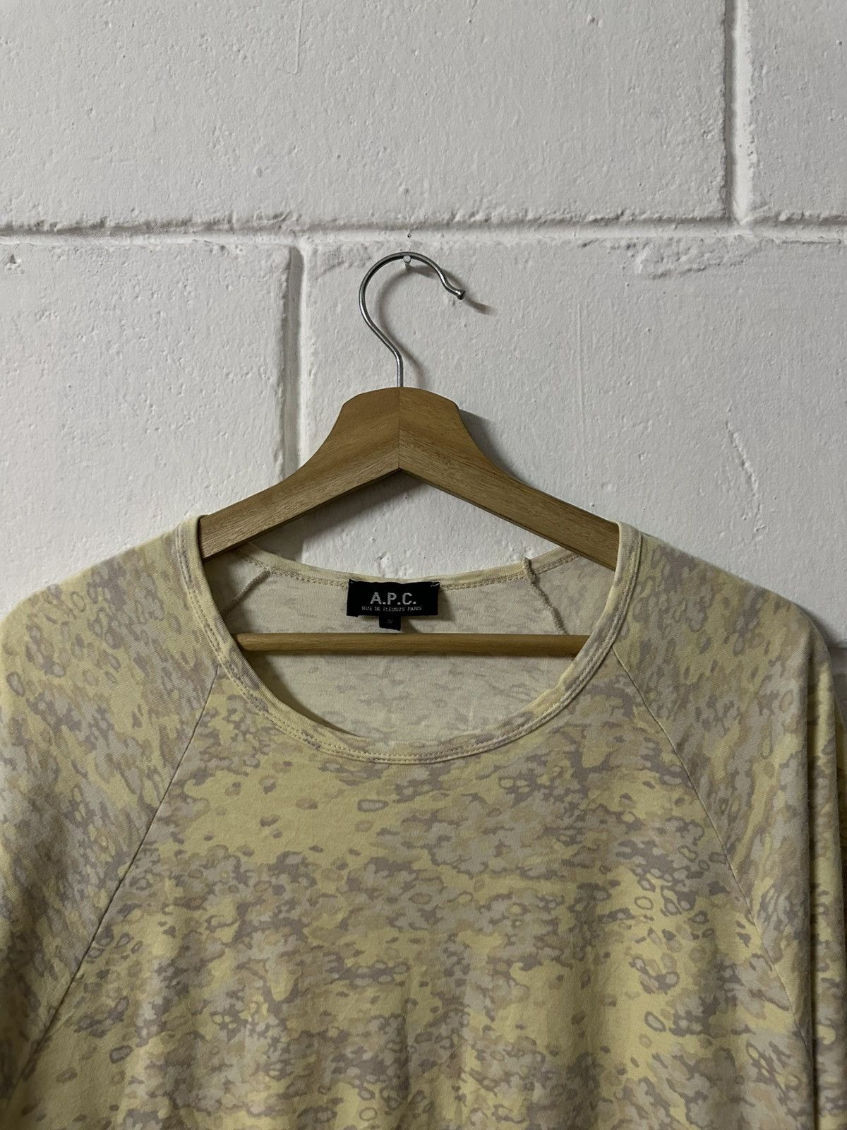 A.P.C. A.P.C Abstract Printed Size 2 T-Shirt Size US M / EU 48-50 / 2 - 3 Thumbnail