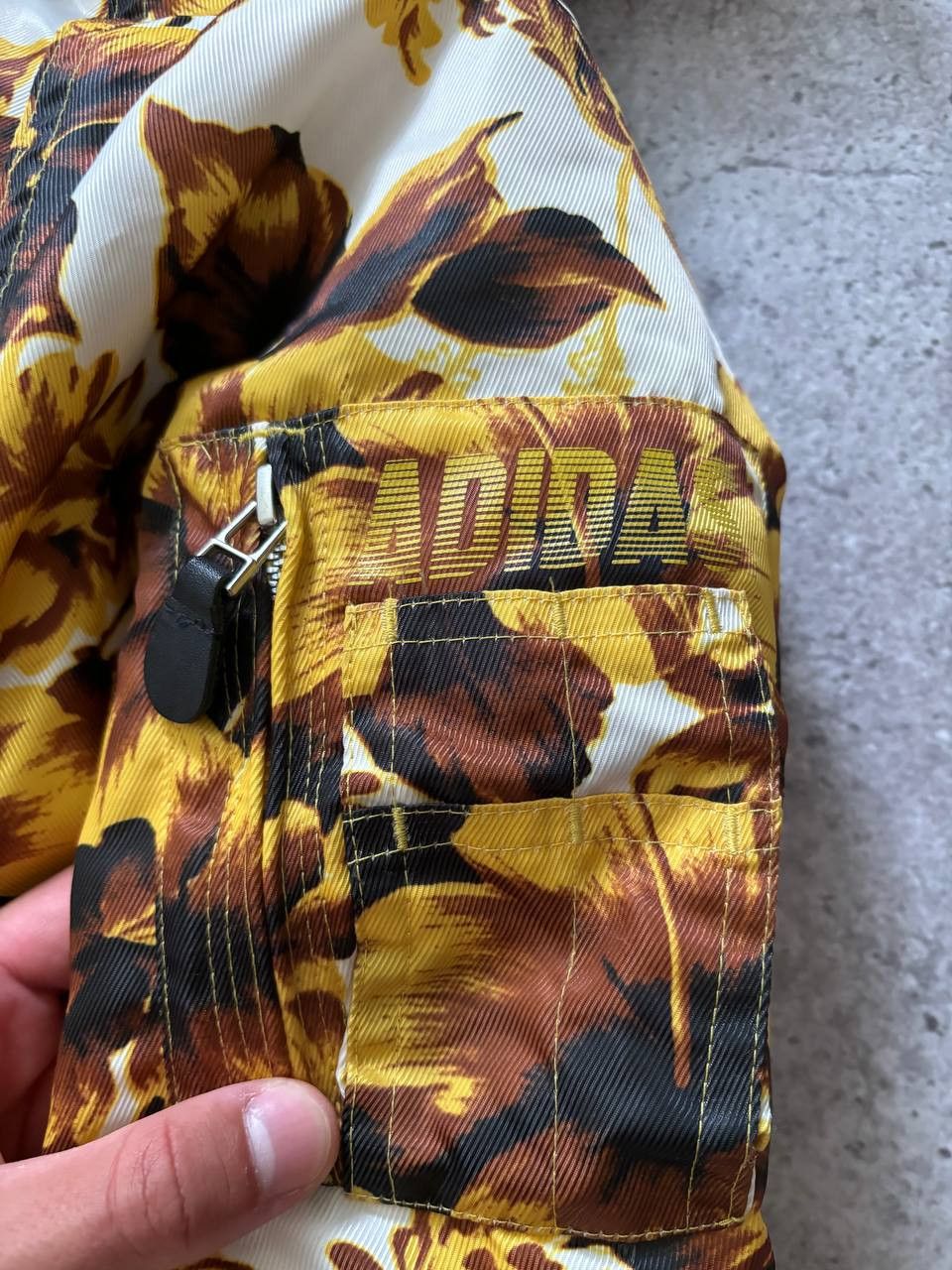 Adidas × Jeremy Scott Jeremy Scott Oversize Bomber Full Zip Fur Hood Size M / US 6-8 / IT 42-44 - 10 Thumbnail