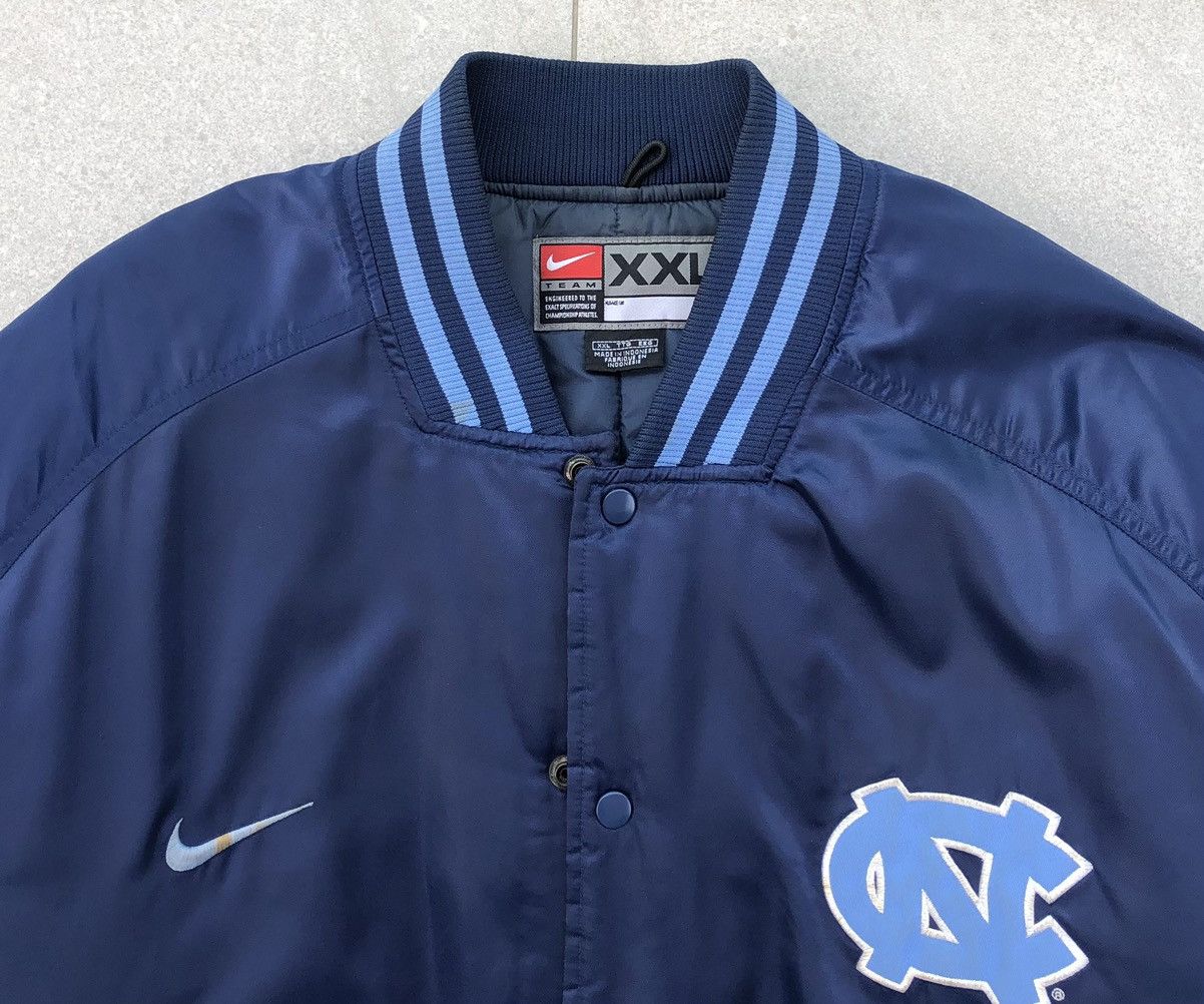 Nike Vintage Nike North Carolina UNC Tar Heels Bomber Jacket Size US XXL / EU 58 / 5 - 17 Thumbnail