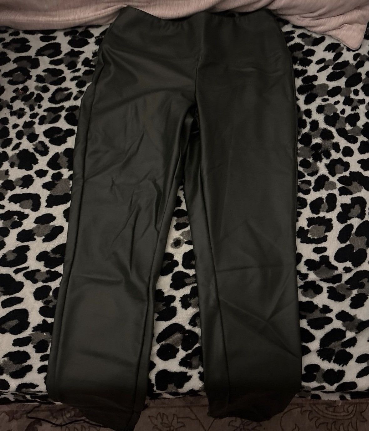 Hollister Black Hollister Leggings (Size Extra Small) Size 32" / US 10 / IT 46 - 1 Preview