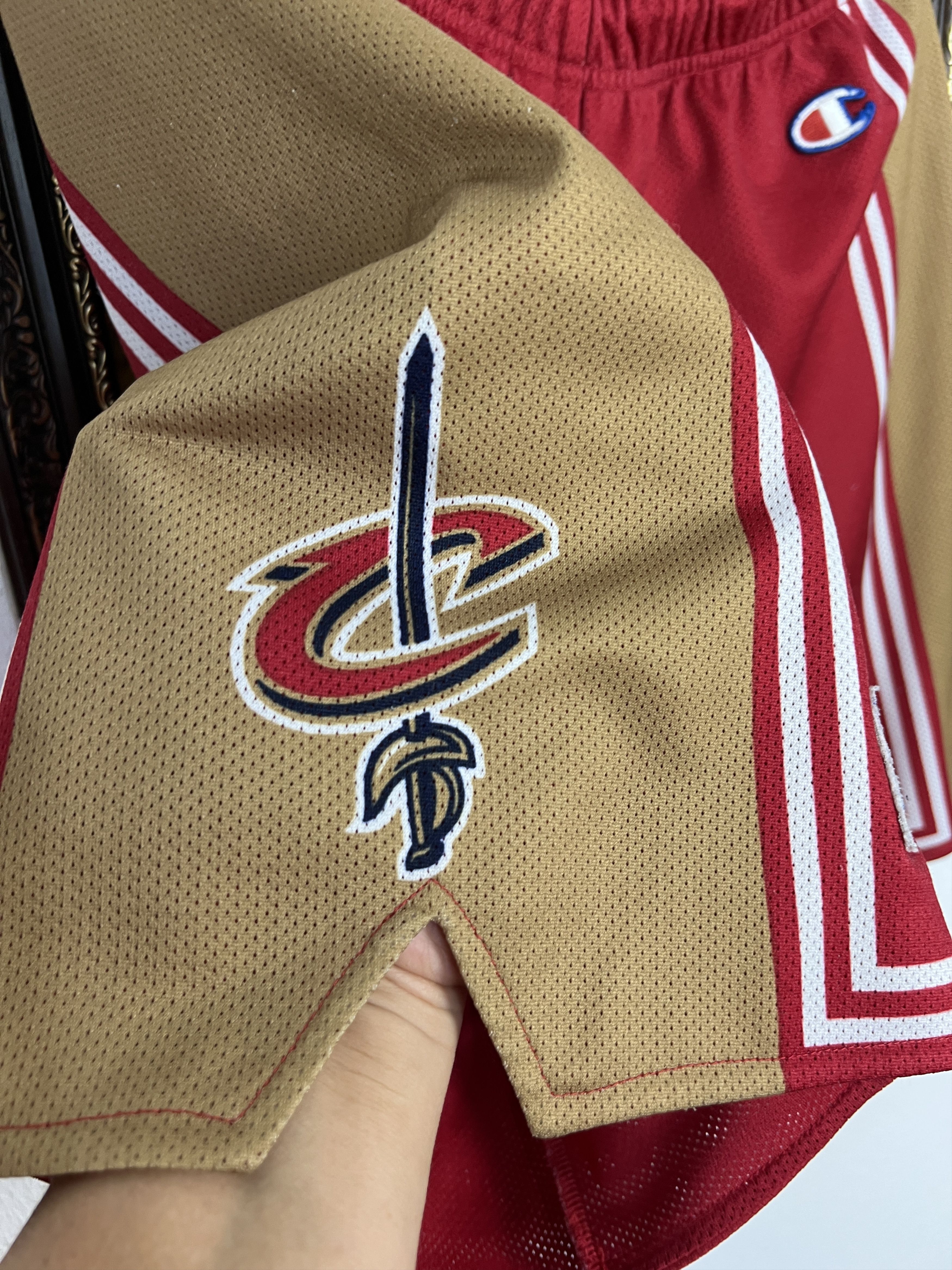 Champion Vintage 90's NBA Cleveland Cavaliers Shorts Champion James M Size US 32 / EU 48 - 5 Thumbnail