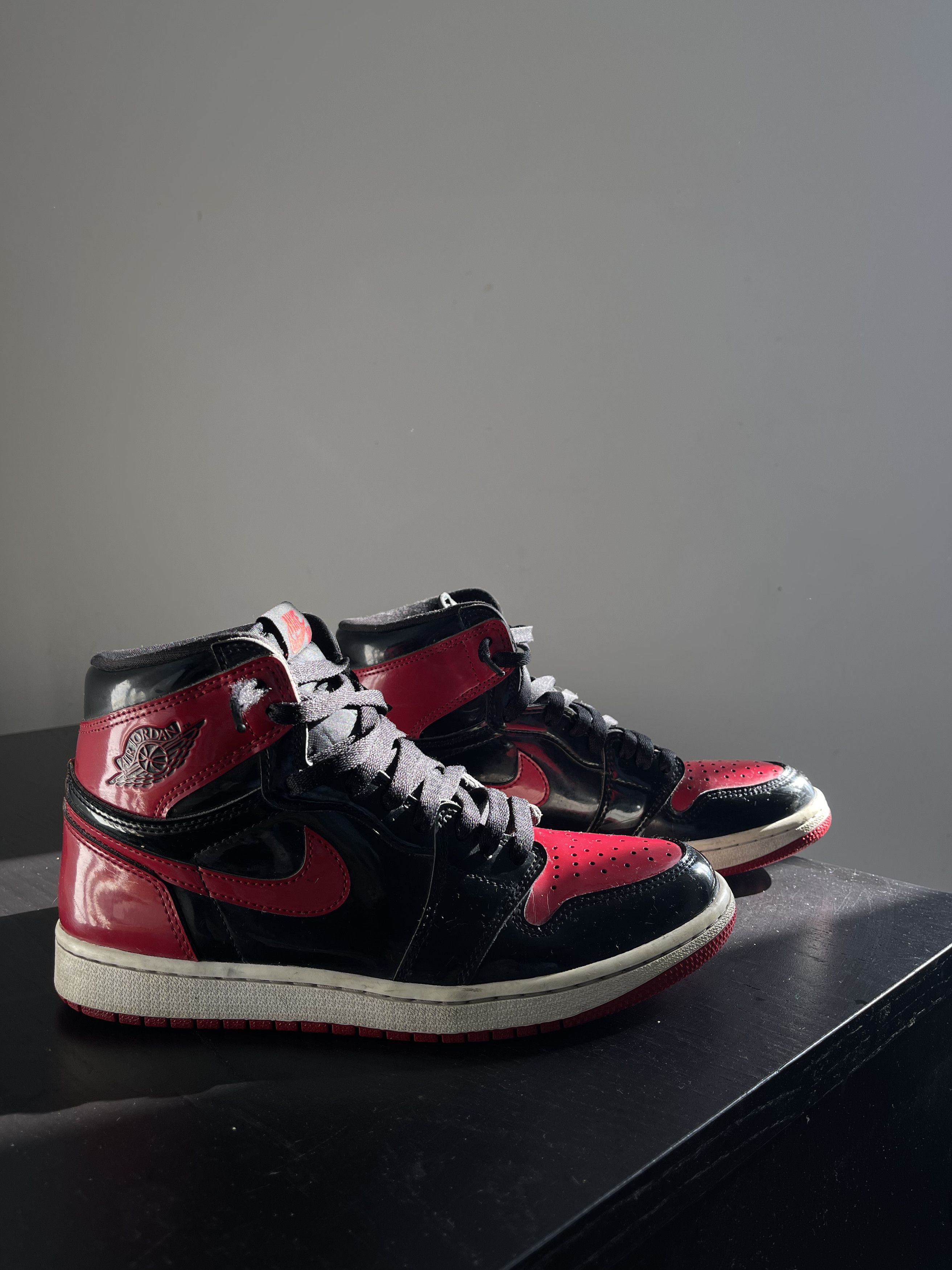 Nike Jordan 1 Patent Bred Size US 8.5 / EU 41-42 - 1 Thumbnail