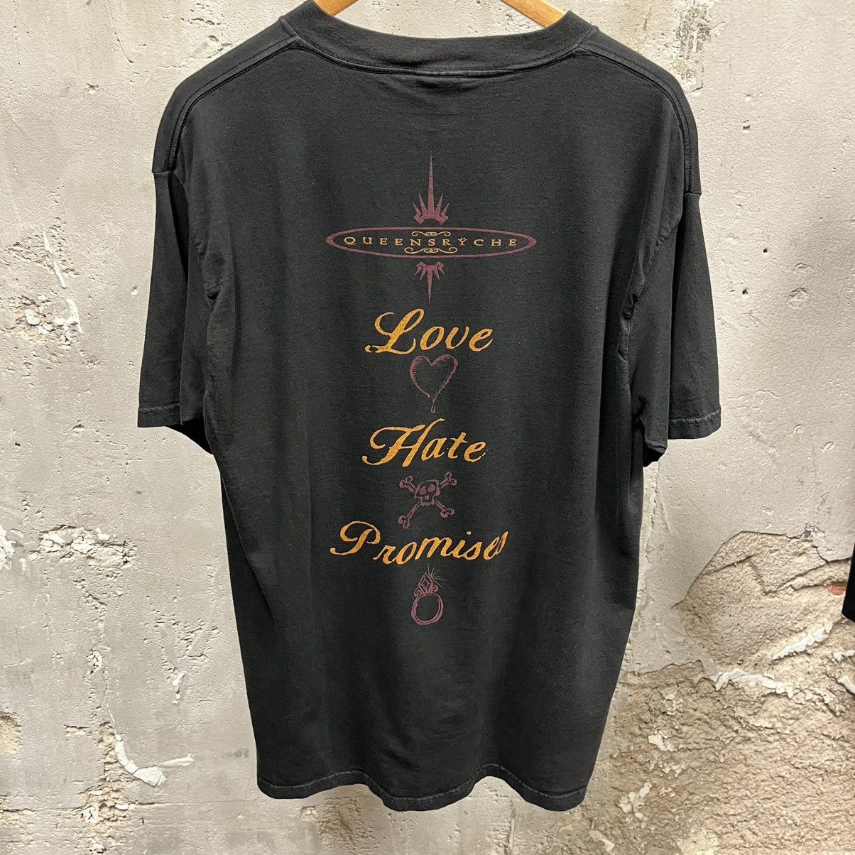 Giant Vintage 1995 Queensryche Giant Tag Promised Land Band Tee Size US XL / EU 56 / 4 - 4 Thumbnail