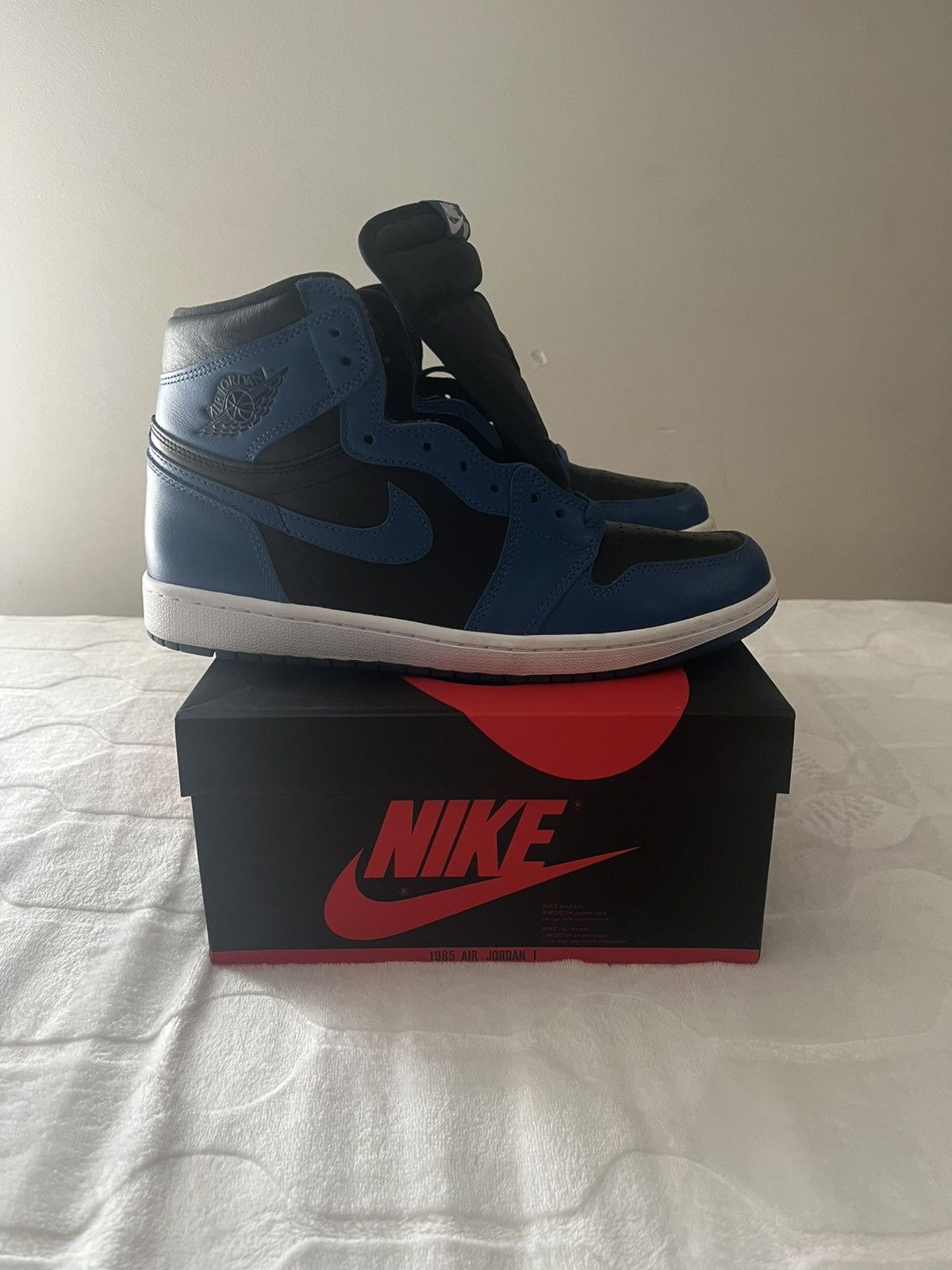 Jordan Brand Jordan 1 High OG Royal Blue Size US 10 / EU 43 - 6 Thumbnail