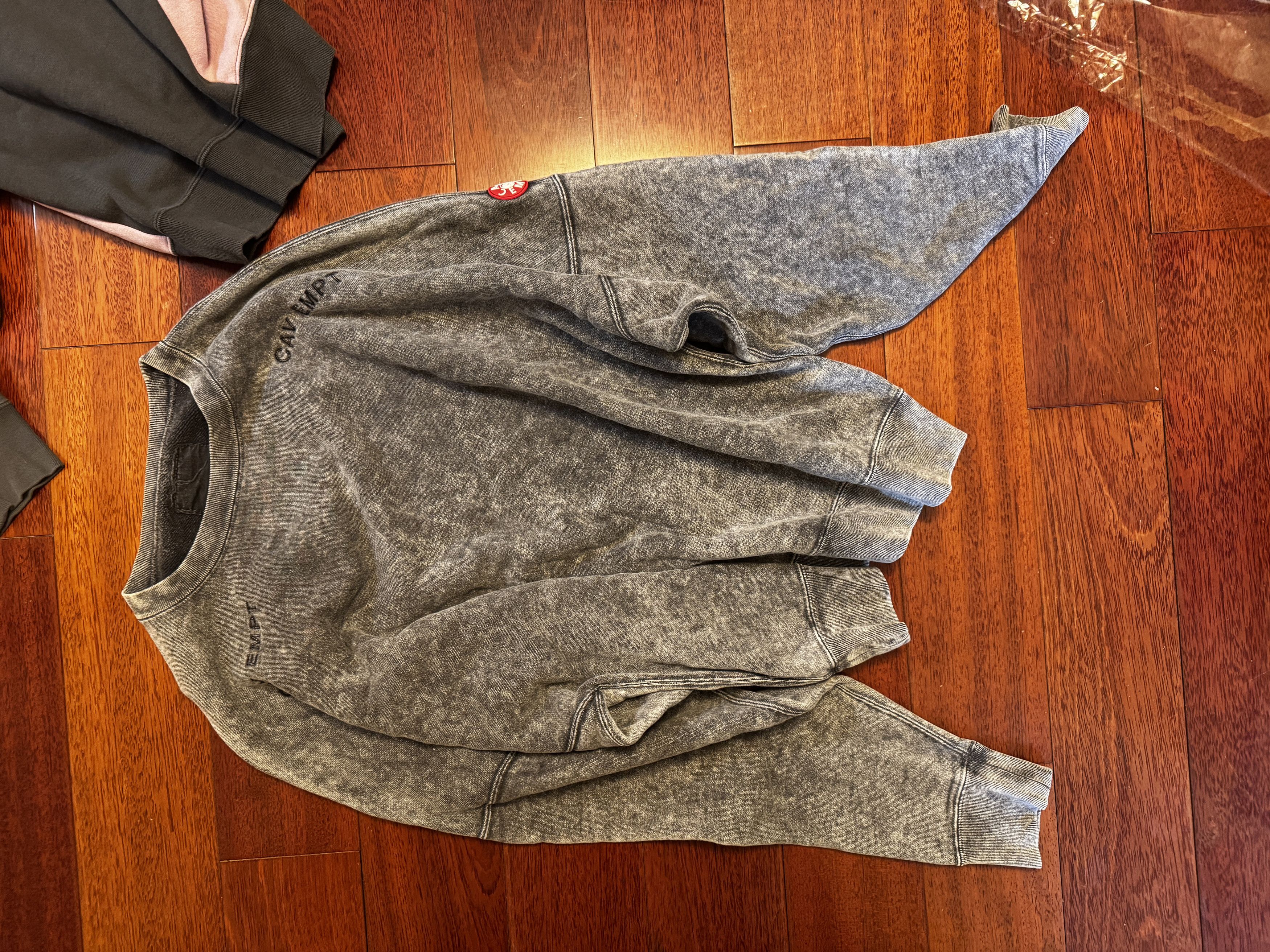 Cav Empt cav empt bleached washed crew Size US L / EU 52-54 / 3 - 2 Thumbnail