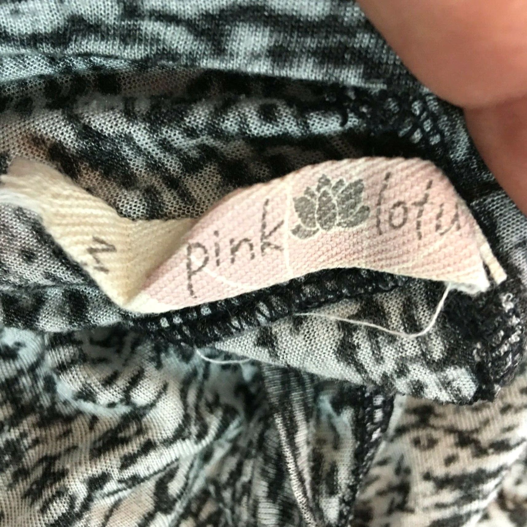 Vintage Pink Lotus T Shirt Pullover Shirt Womens Scoop Neck Short Sleeve Black Size M Casual 25in Chest 18in 90s? Size M / US 6-8 / IT 42-44 - 5 Thumbnail