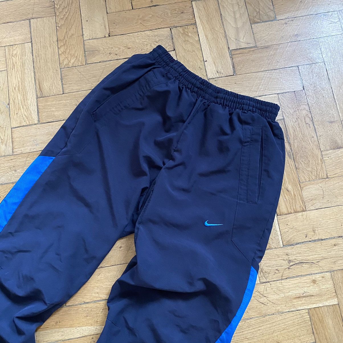 Vintage Vintage Nike Nylon Pants Track 00s Swoosh Striped Drill Y2K Size US 32 / EU 48 - 2 Thumbnail