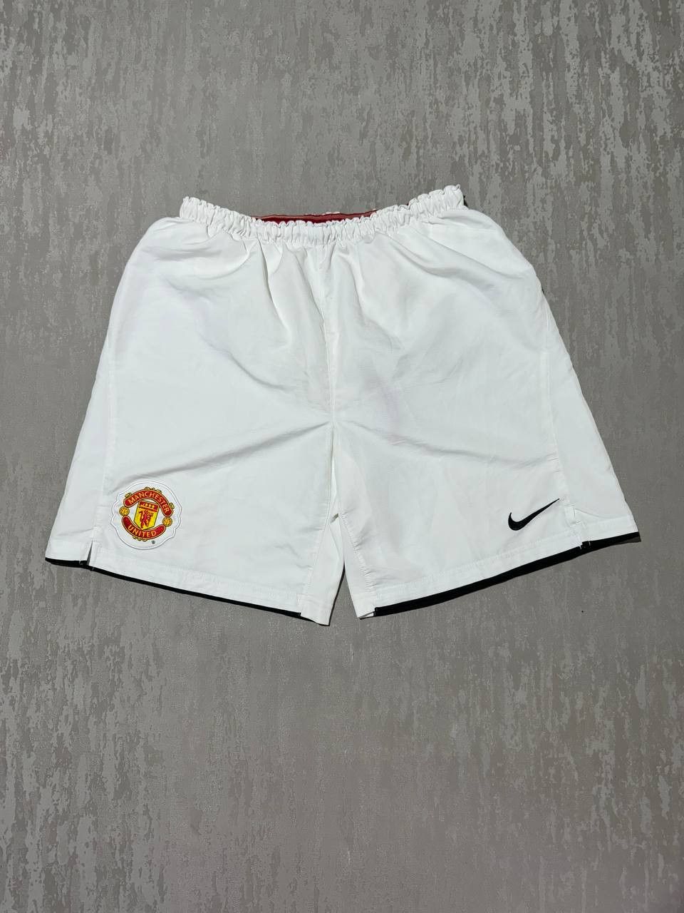Nike × Vintage VINTAGE NIKE MANCHESTER UNITED SHORTS FOOTBALL SOCCER SIZE S Size US 28 / EU 44 - 1 Thumbnail