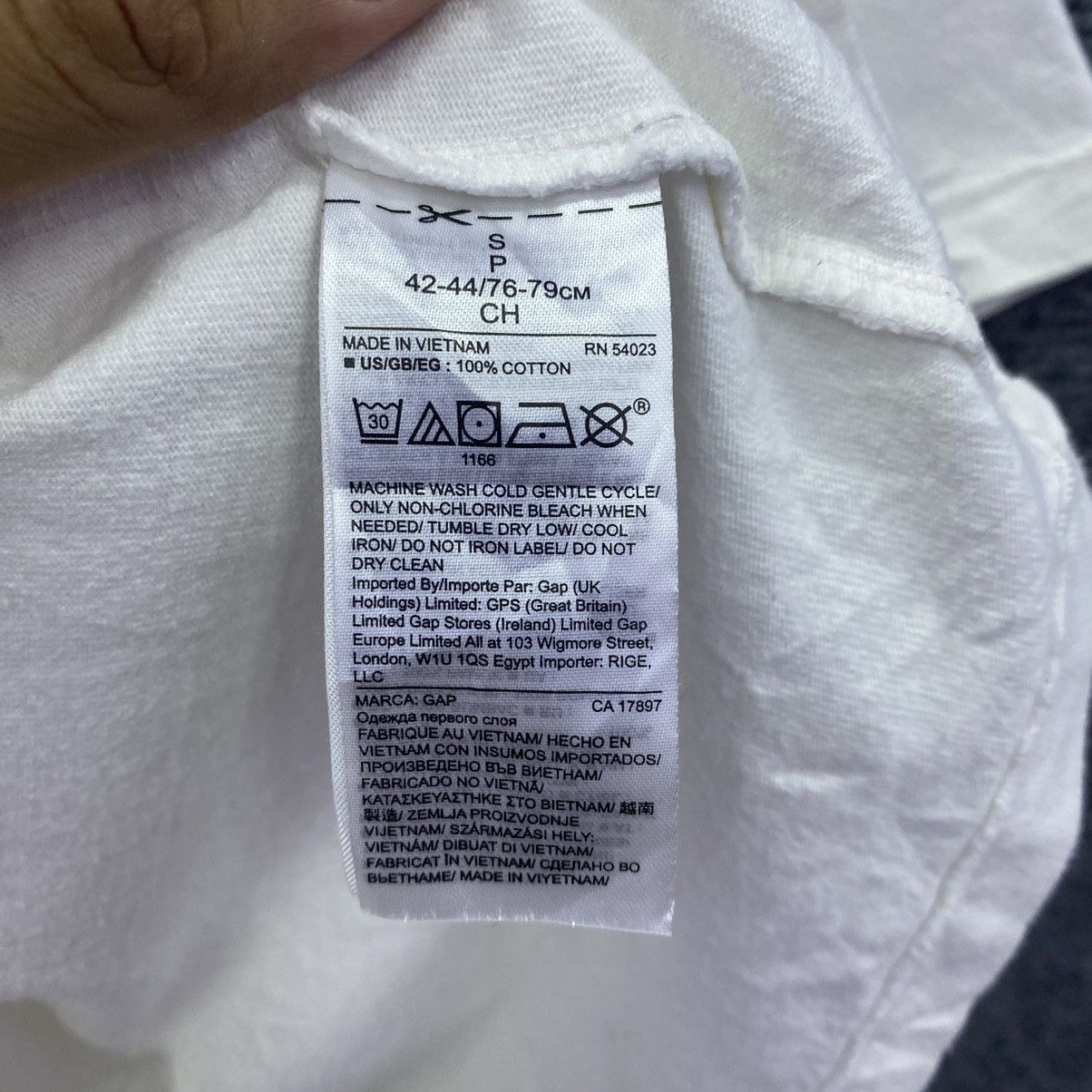 Gap × Vintage Vintage GAP ‘ Fall Into The Gap’ Size US S / EU 44-46 / 1 - 6 Thumbnail