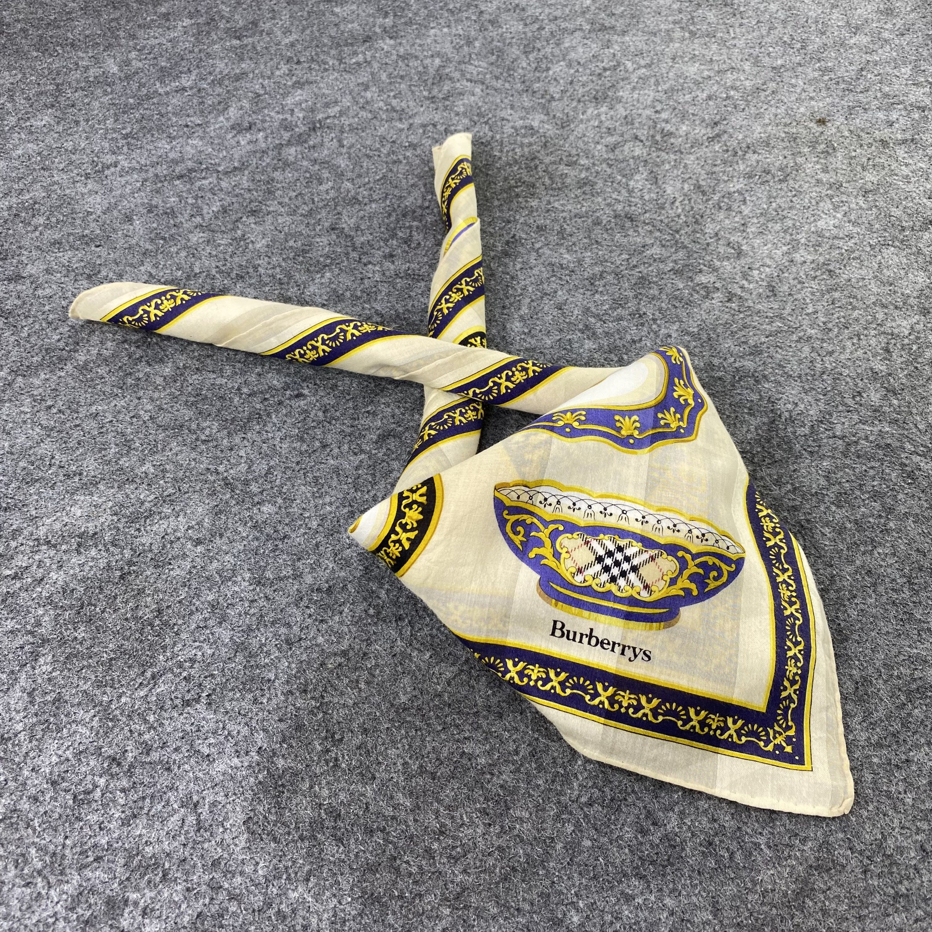 Burberry Burberry Handkerchief / Bandana / Neckerchief-B910 Size ONE SIZE - 1 Thumbnail