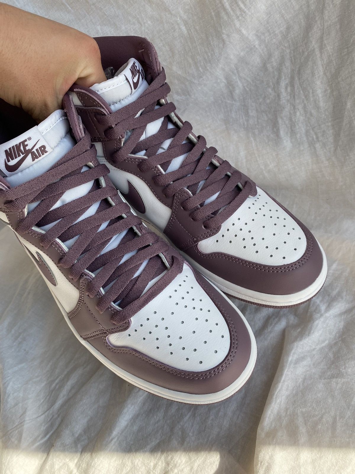 The North Face Nike Air Jordan One Mauve White Size US 10 / EU 43 - 5 Thumbnail