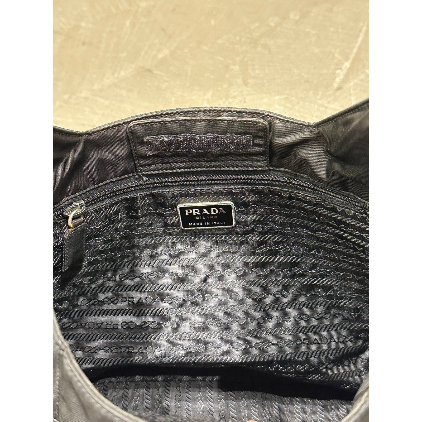 Prada 1990s Prada quilted nylon hobo bag with Lucite chain Size ONE SIZE - 6 Thumbnail