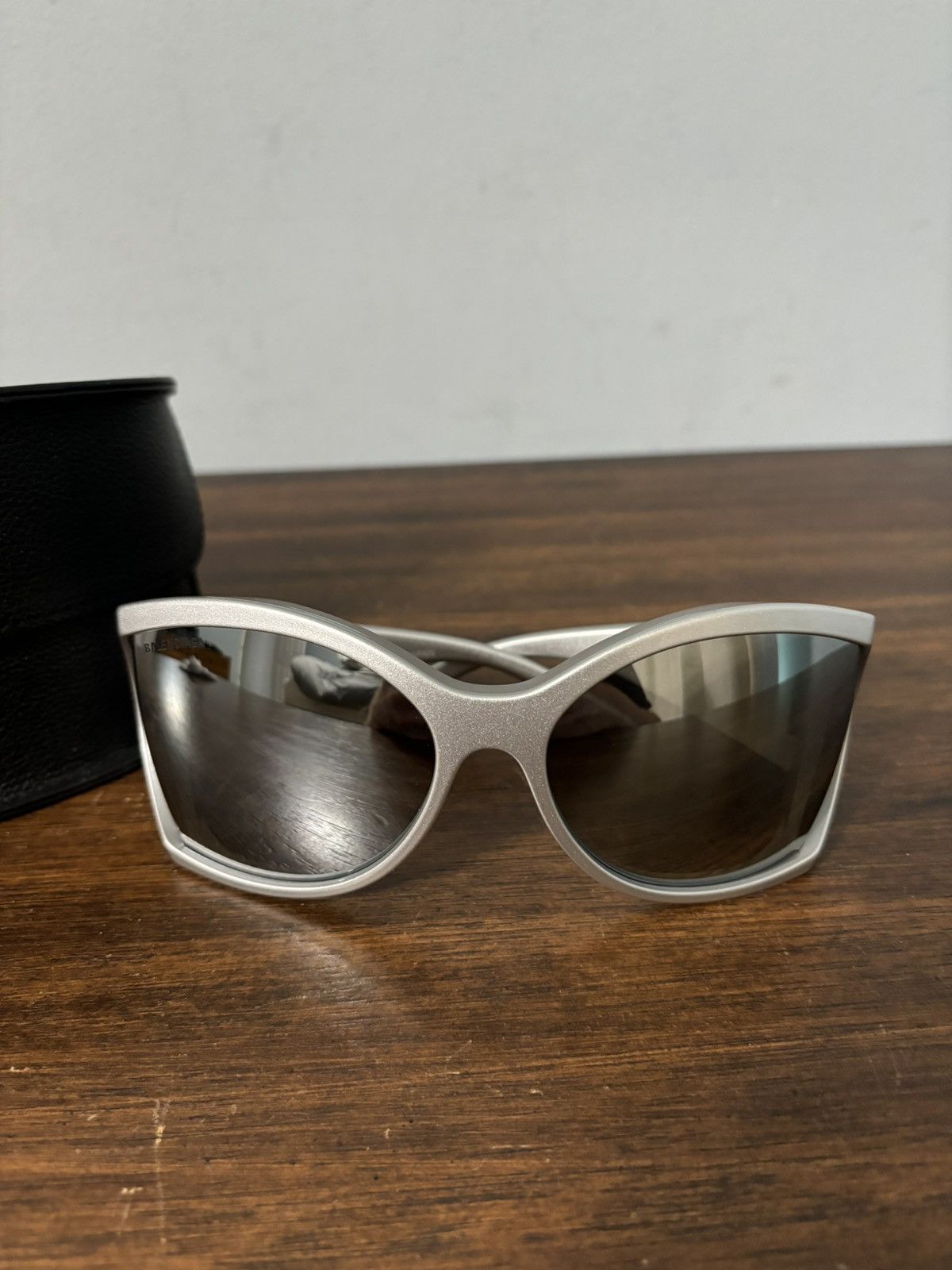 Balenciaga Balenciaga Wrap 72mm Sunglasses Silver Size ONE SIZE - 2 Thumbnail