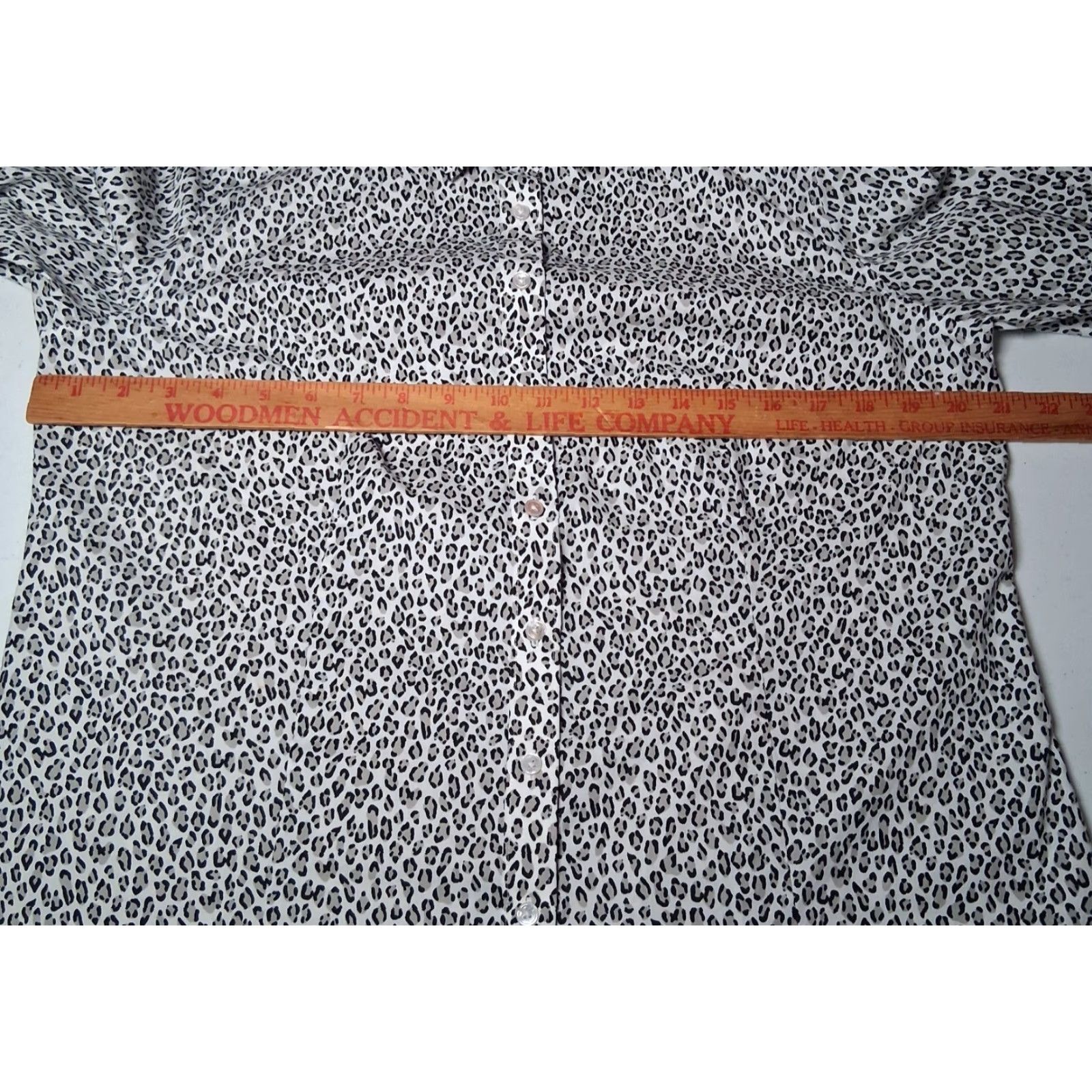Talbots Talbots Blouse Women 14 Gray Black Leopard Print Long Sleeve Button Size XL / US 12-14 / IT 48-50 - 4 Thumbnail