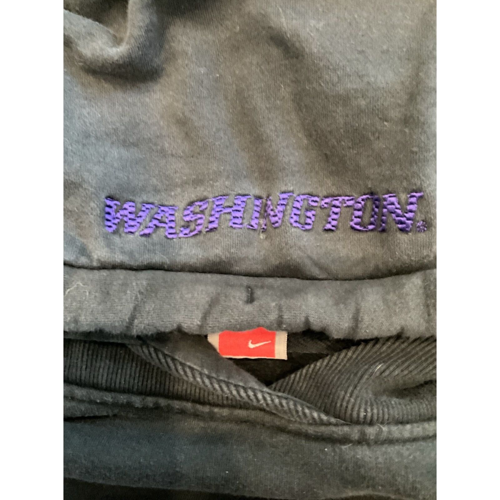 Nike VINTAGE Nike Hoodie Team Washington Huskies M Black Logo Pullover Mens 90s College Football Basketball Gym Size US M / EU 48-50 / 2 - 5 Thumbnail
